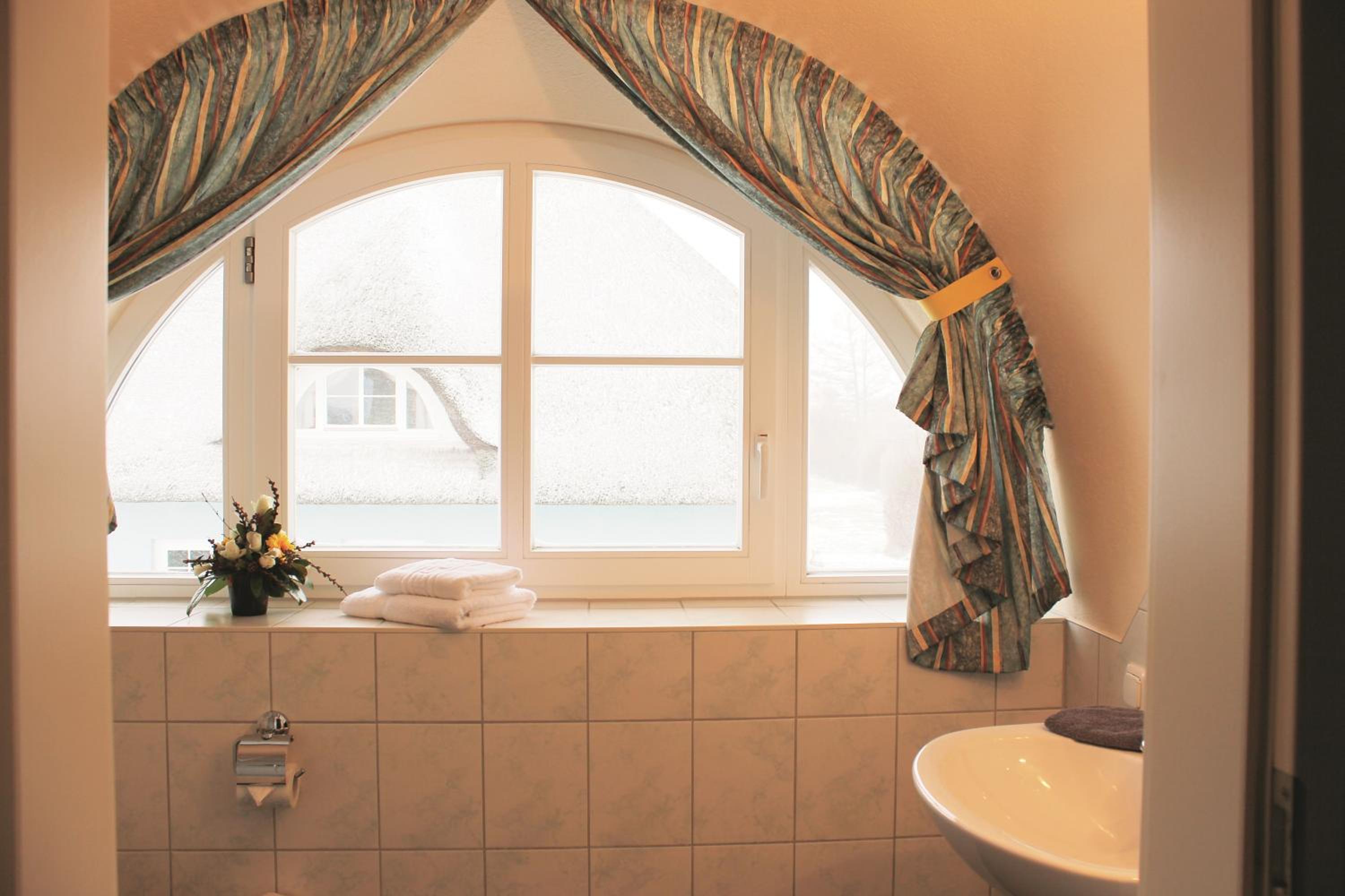 Holiday Home with three bedrooms & 1 gallery photo 3