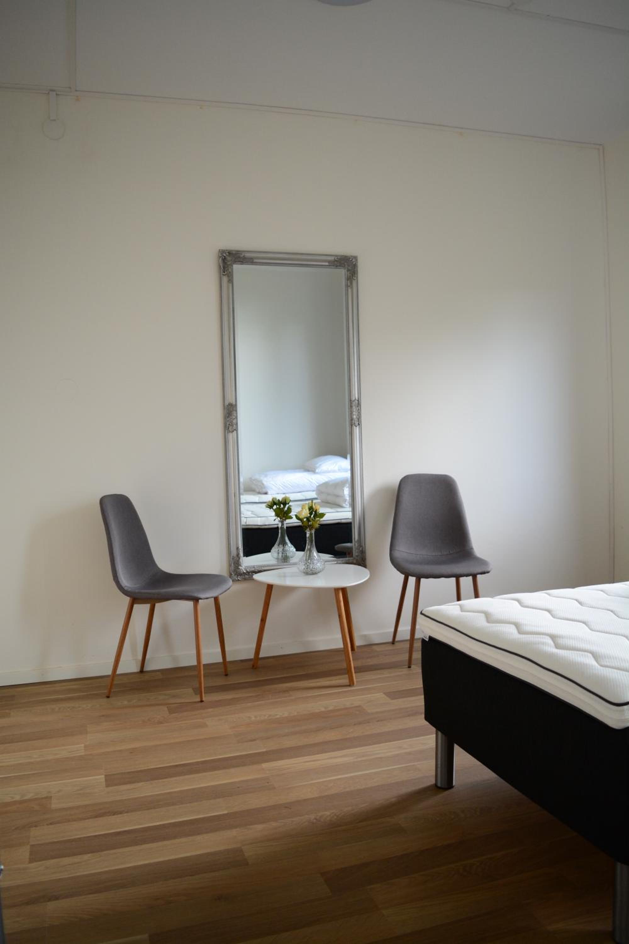 Twin Room with Shared Bathroom photo 3