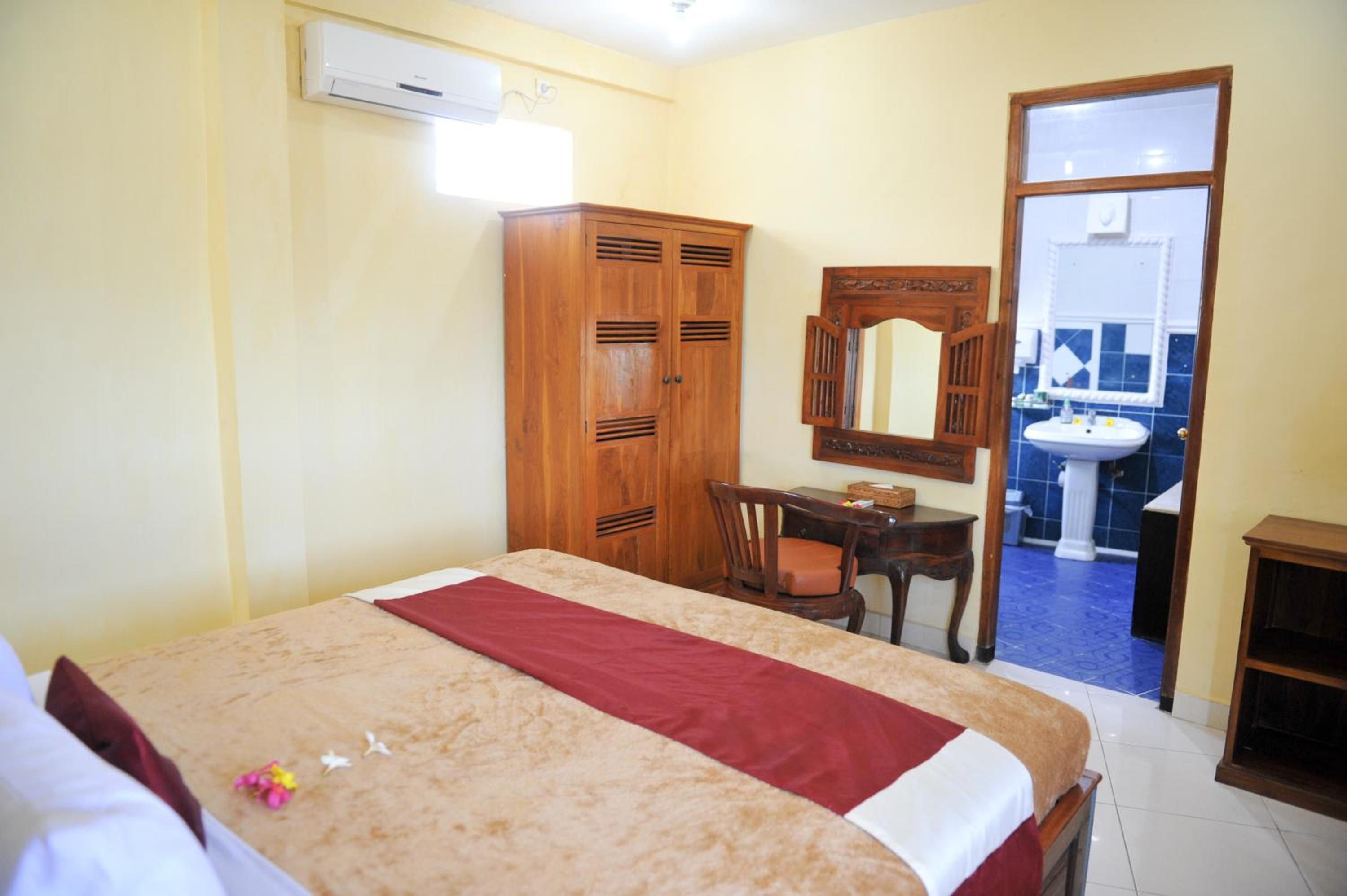 Deluxe Ocean View - Photo 6