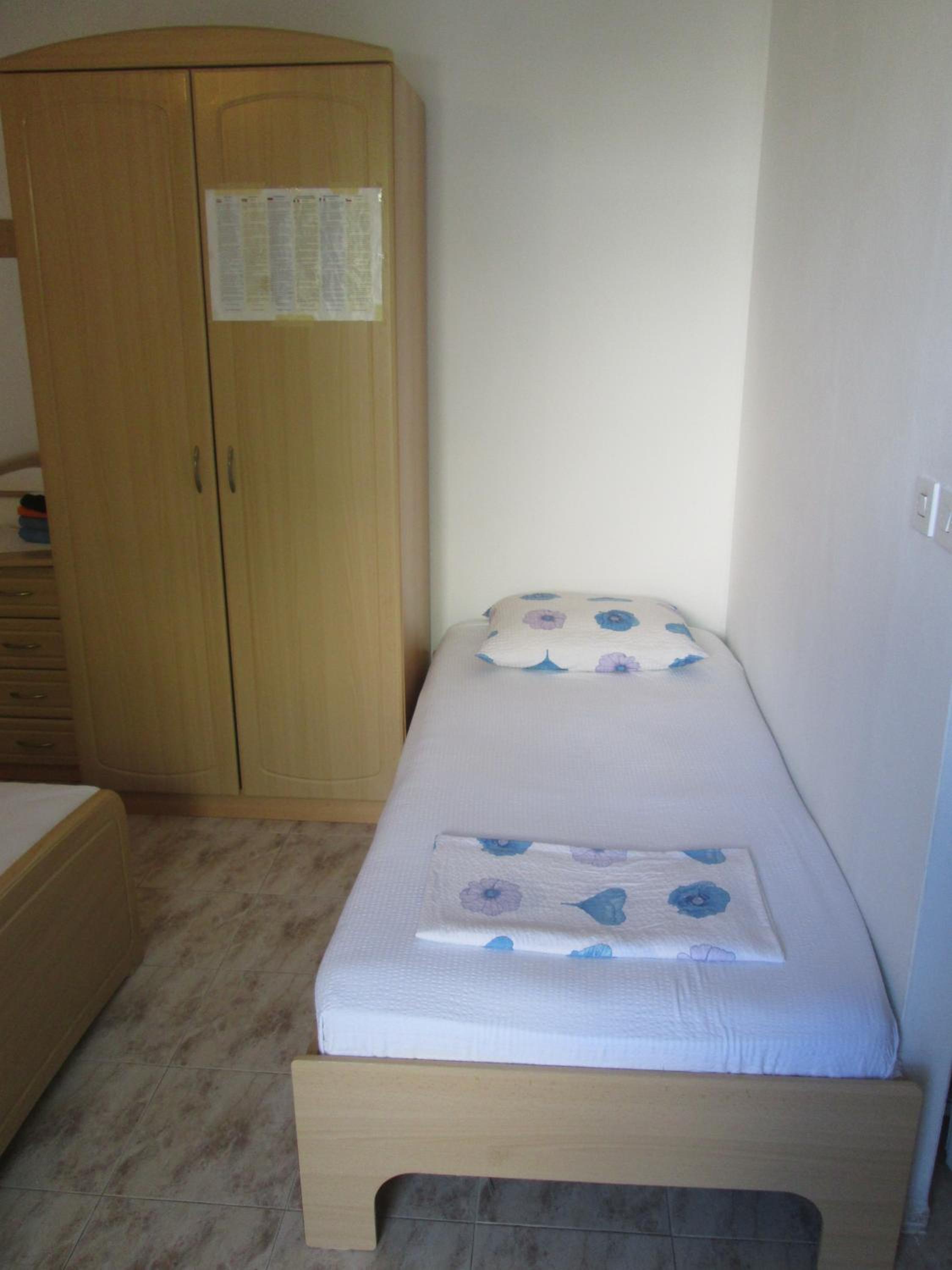 Studio Apartment - Photo 12