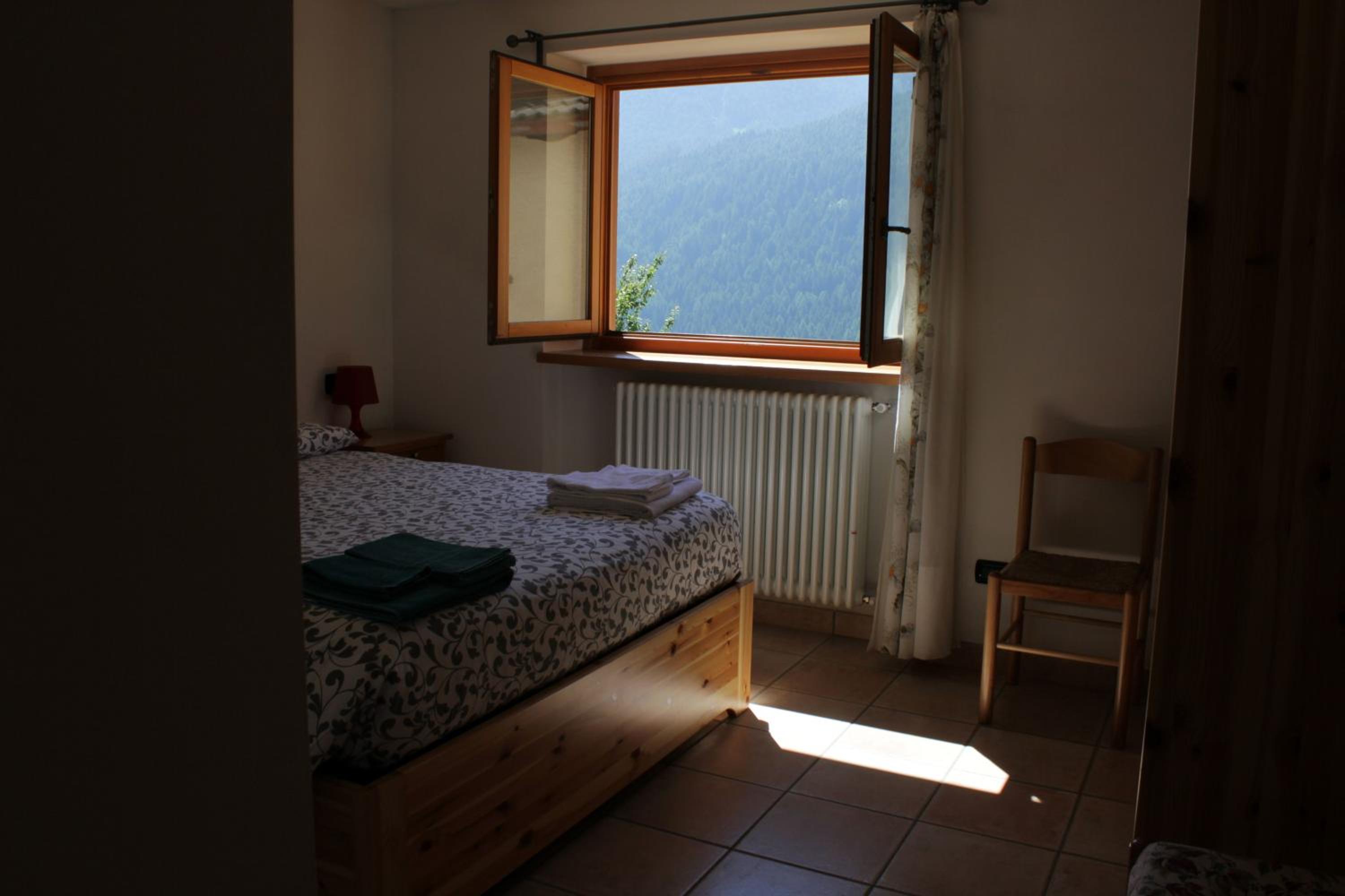 Standard Double Room with Mountain View - Photo 10