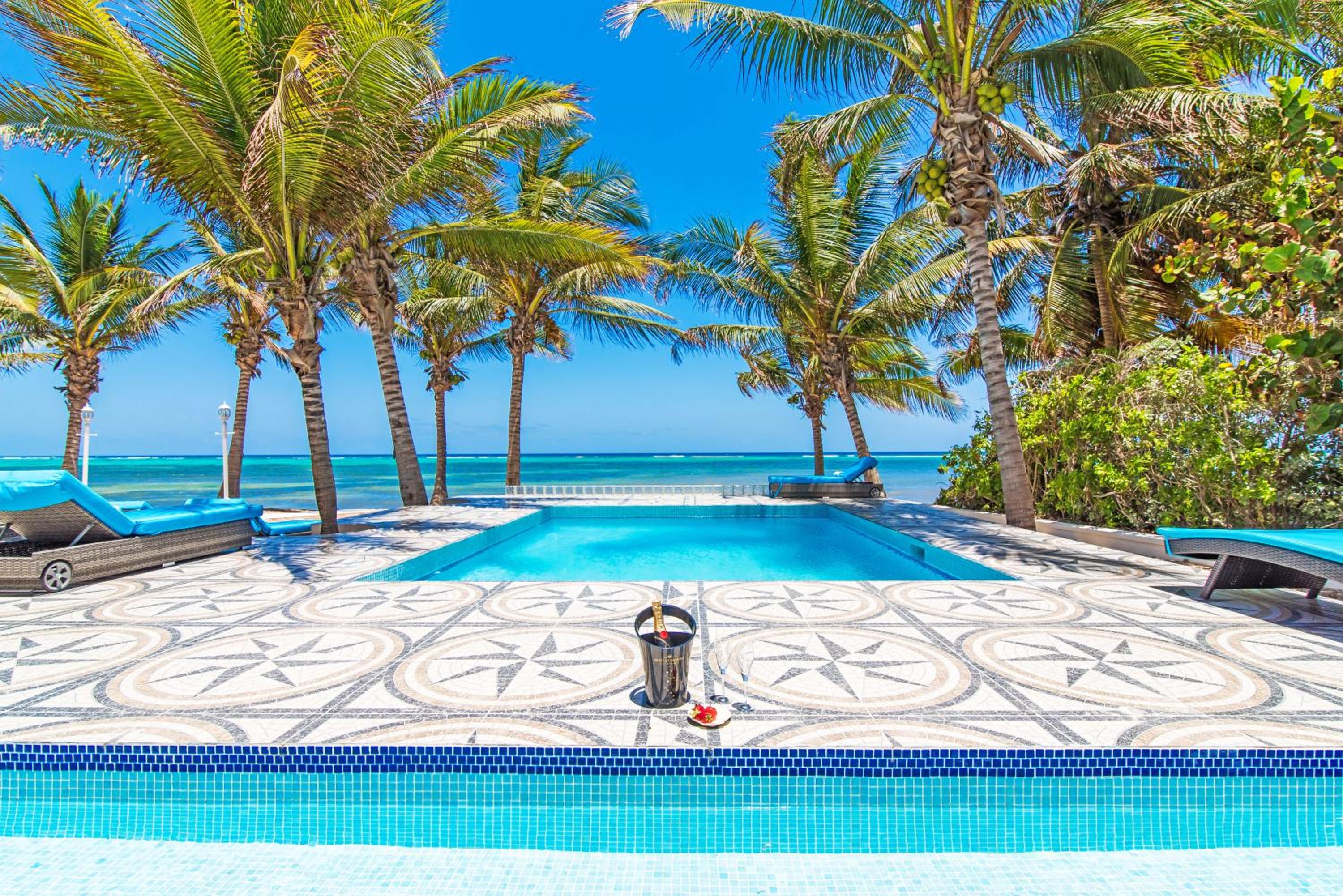 Superior Villa photo 2
