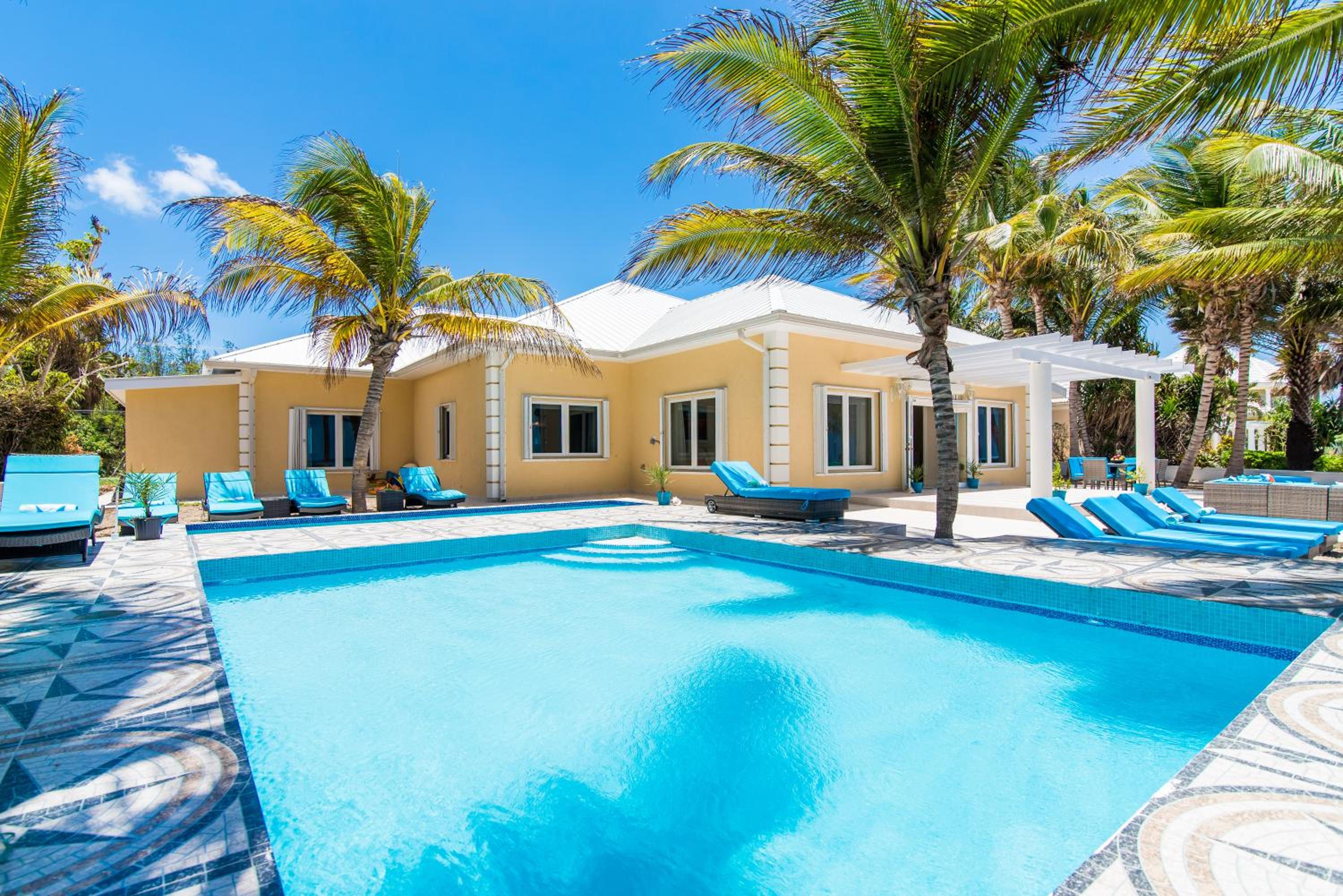 Superior Villa photo 1