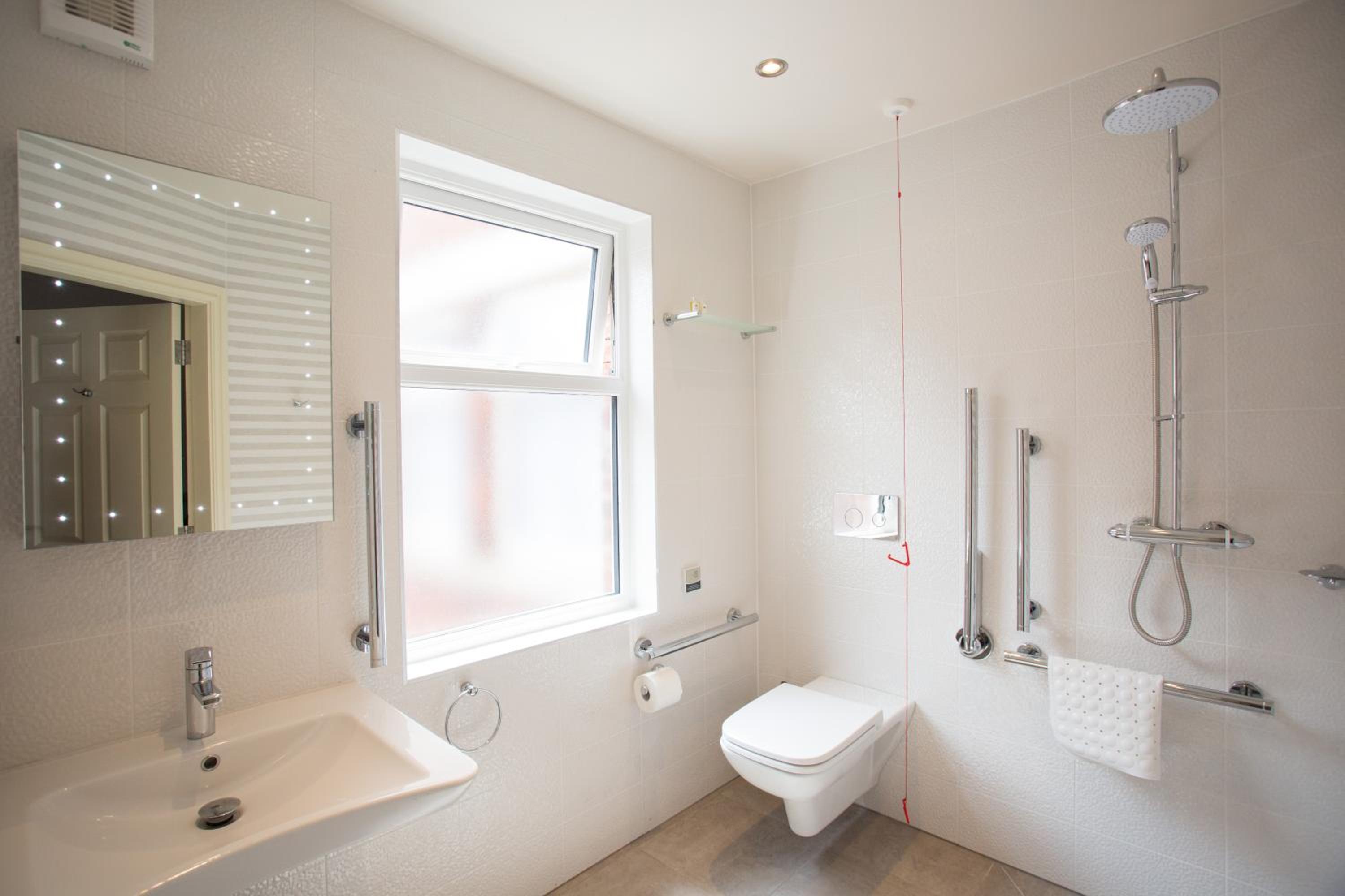 Double or Twin Room - Disability Access photo 2