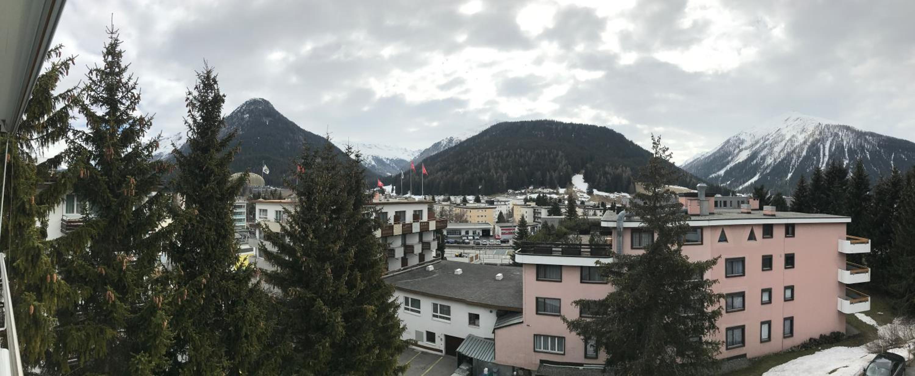 Apartment with Mountain View photo 1