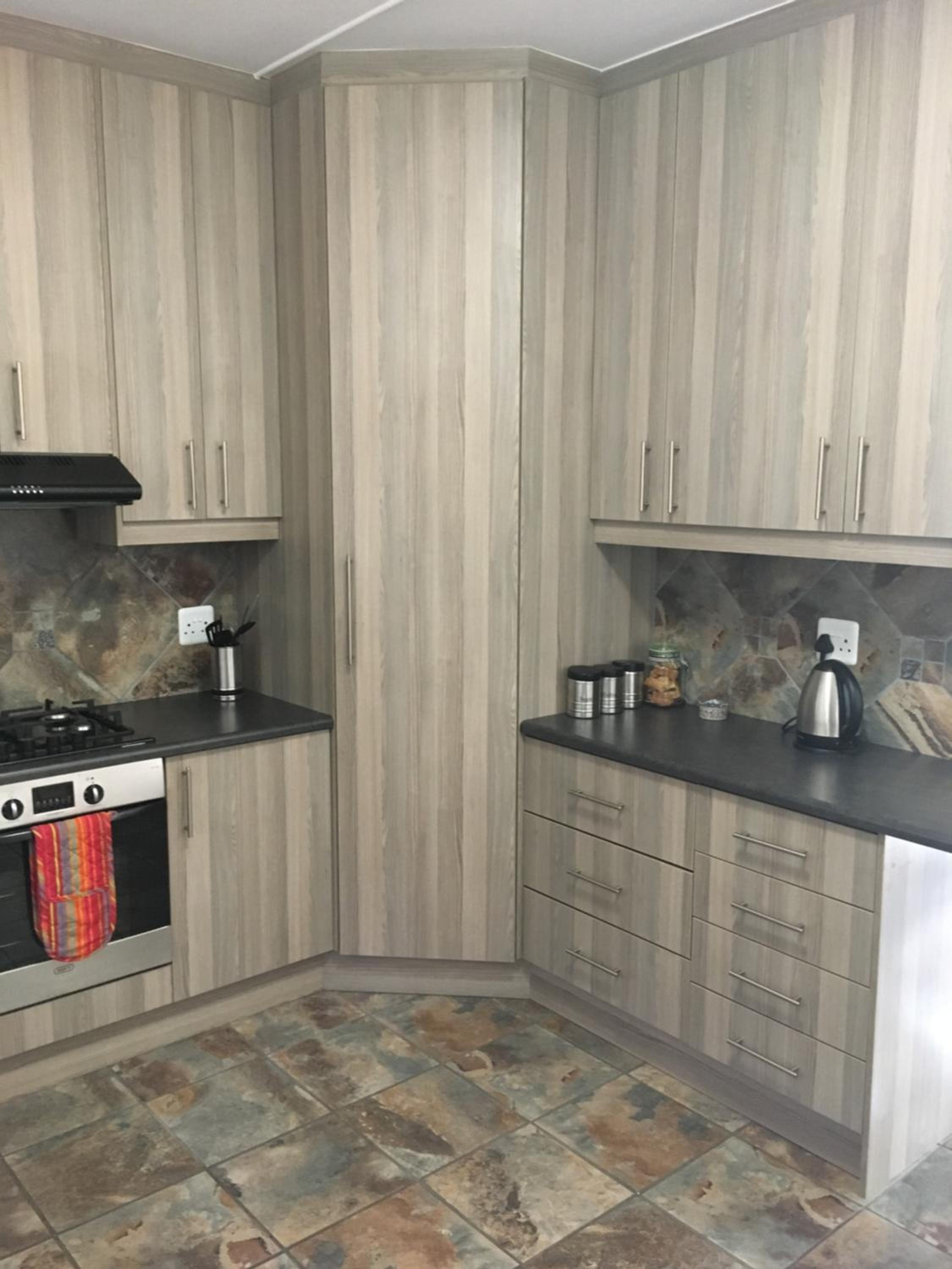 Two-Bedroom House - Photo 9