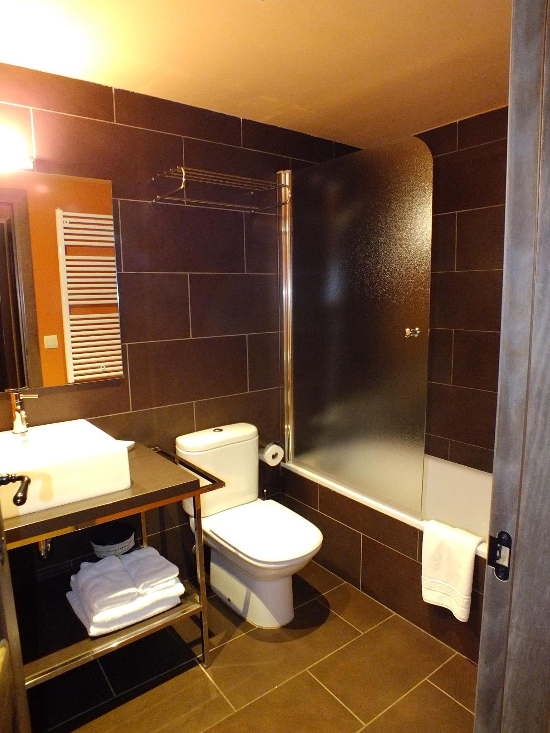 Double Room (2 Adults + 1 Child ) photo 3