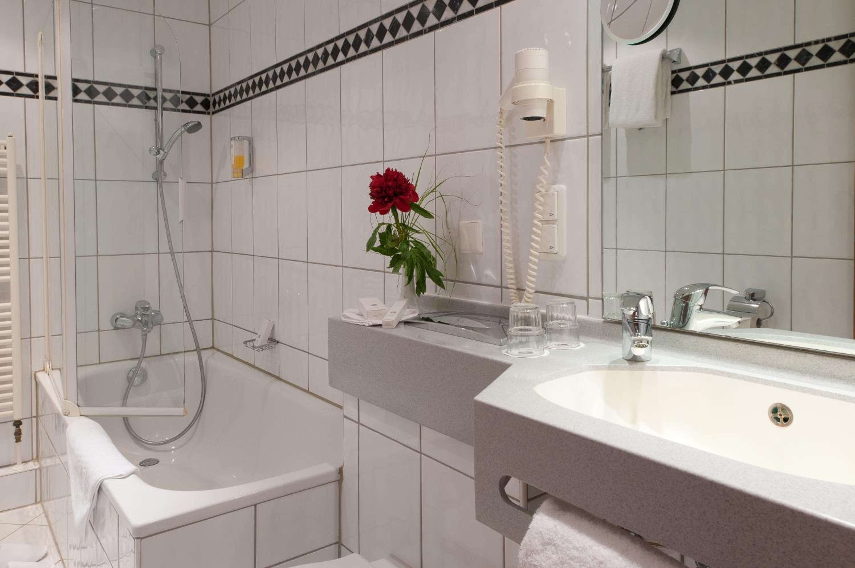 Double Room - Photo 6