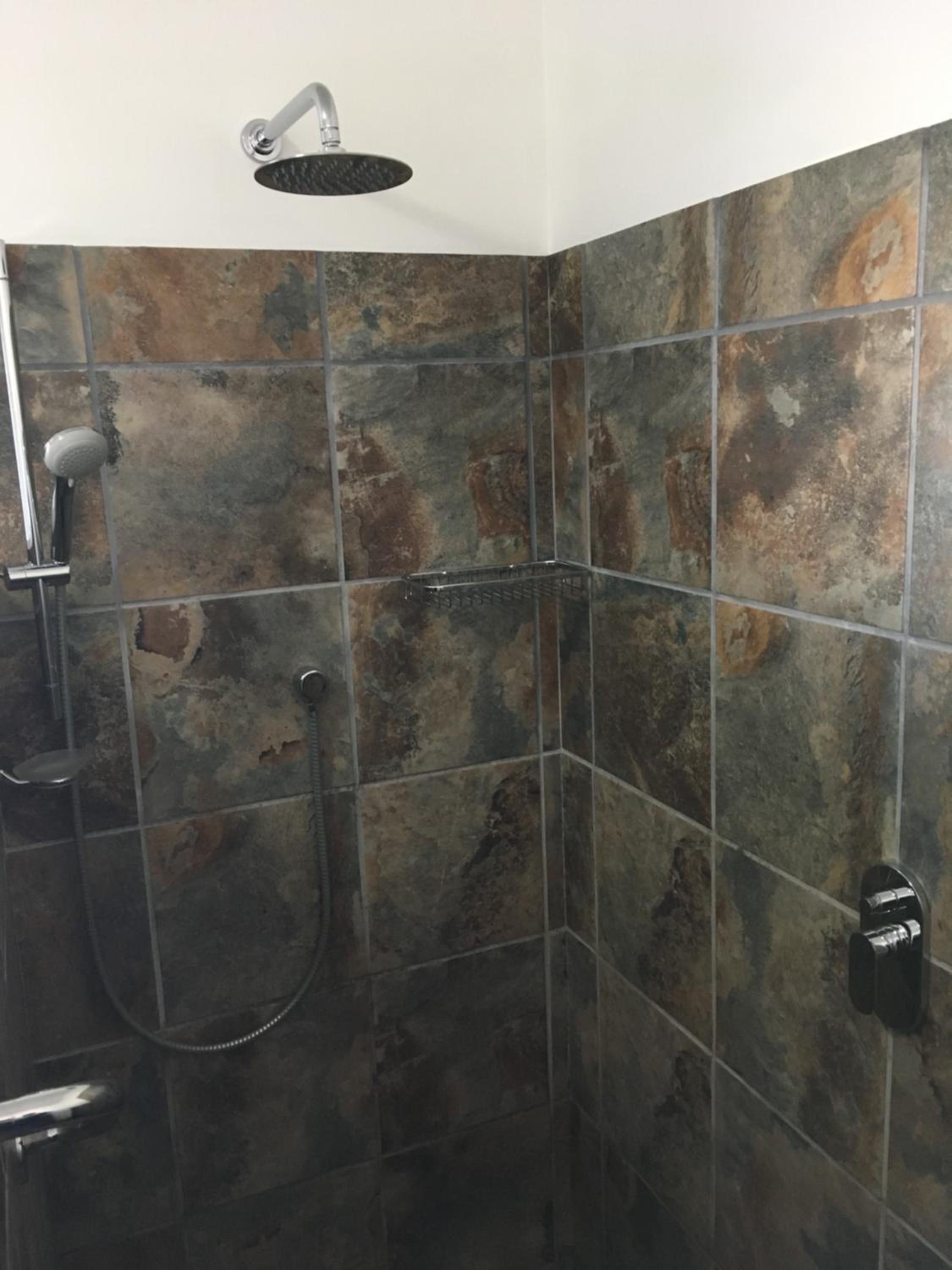 Two-Bedroom House - Photo 10