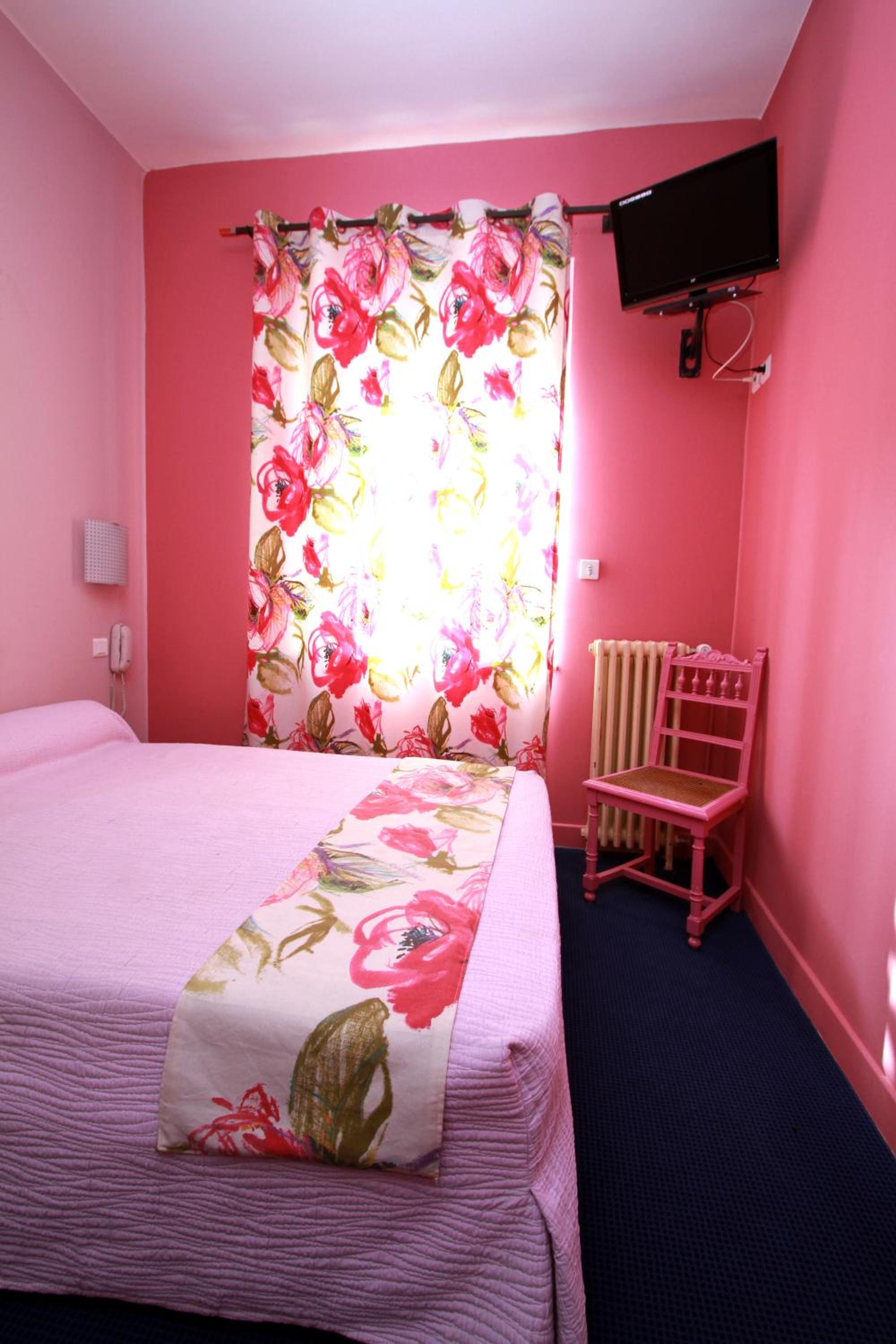 Double Room - Photo 6