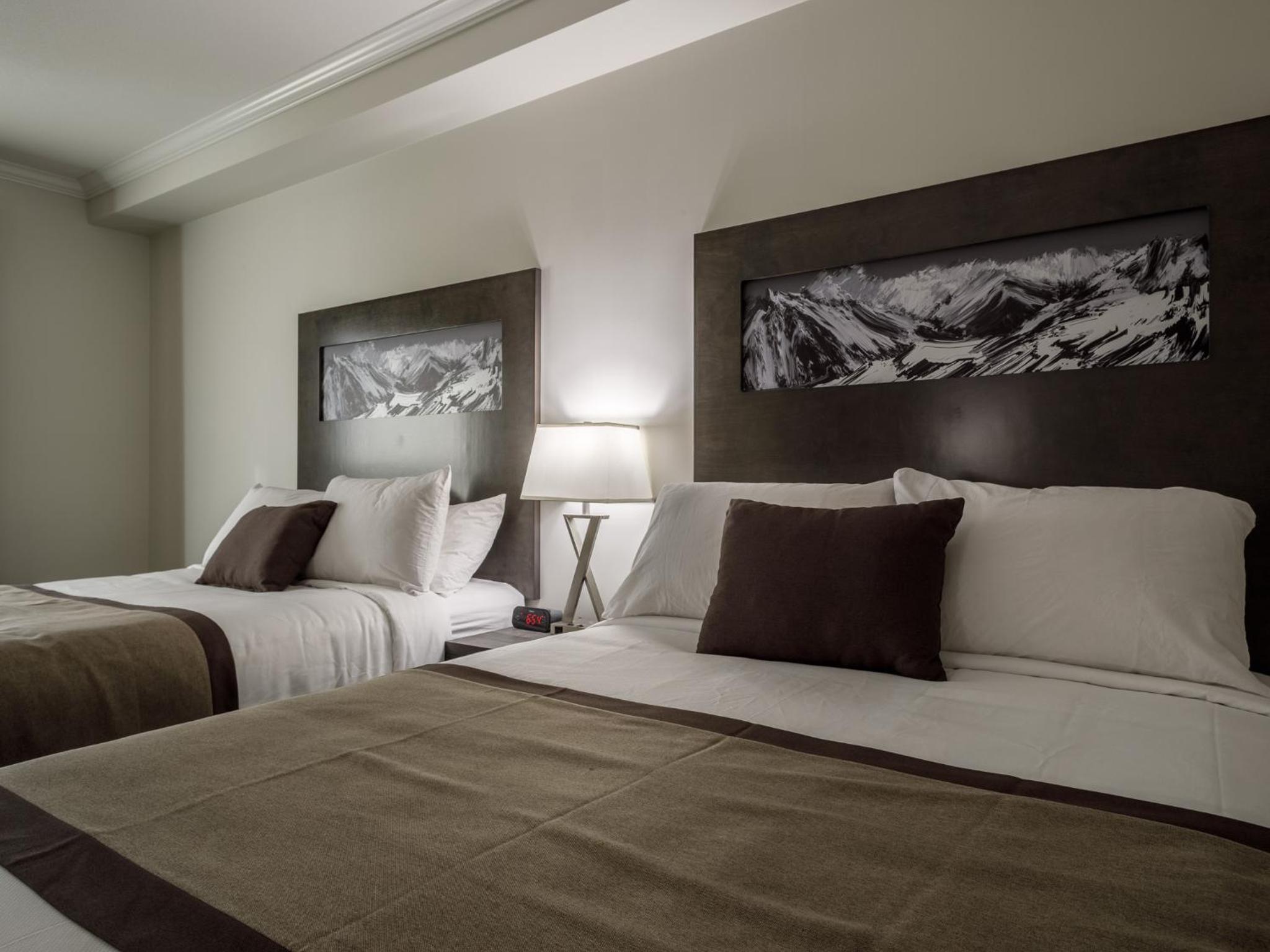 Queen Room with Two Queen Beds - Non-Smoking photo 1