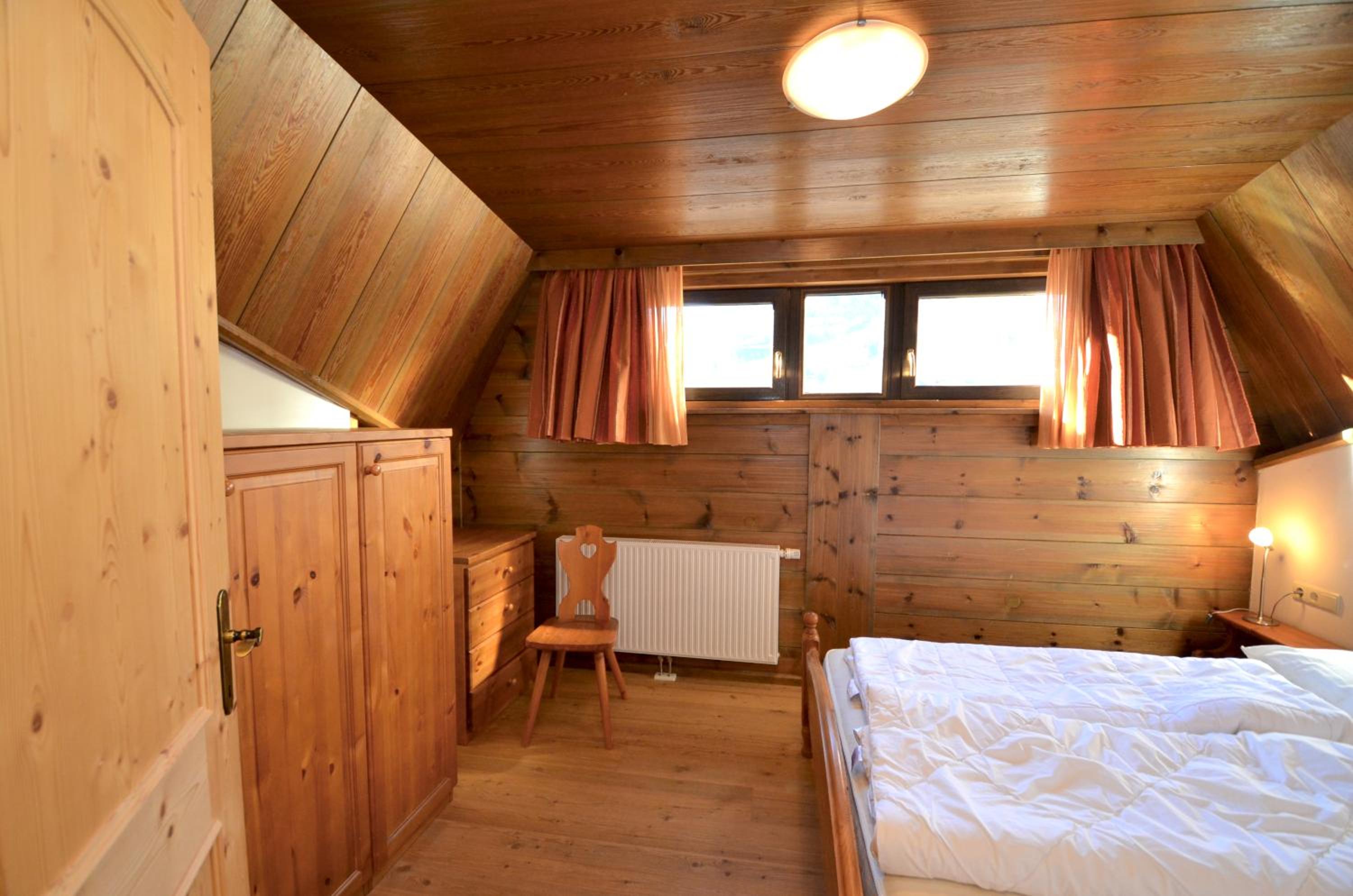 AT 112-11 - Three Room apartment with balcony photo 1