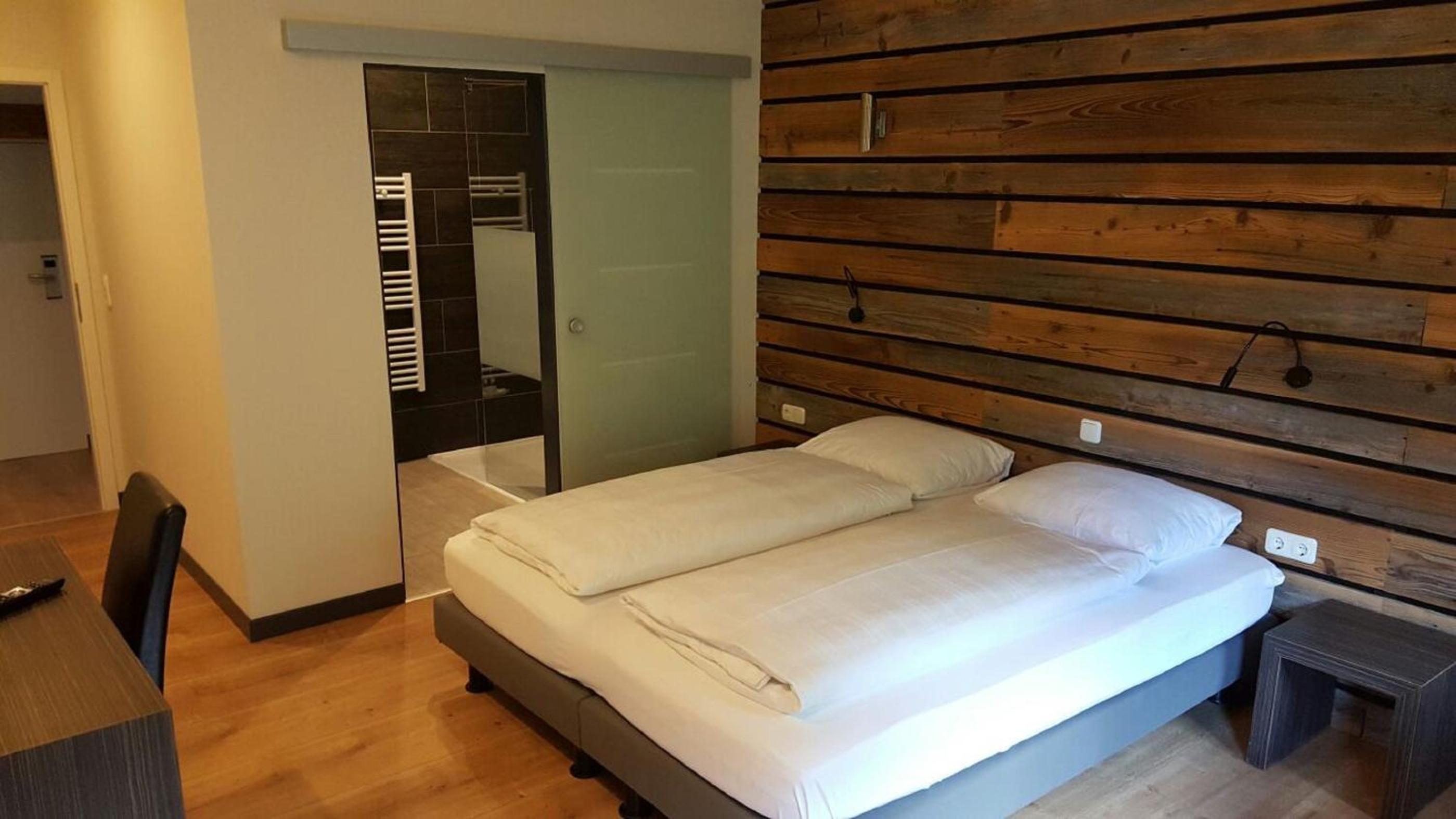 Deluxe Double or Twin Room with Balcony