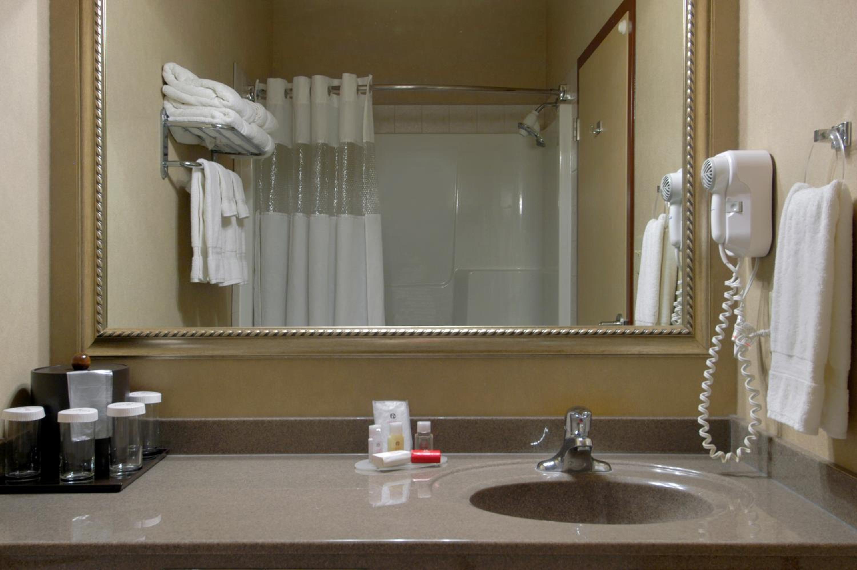 King Room - Non-Smoking - Photo 3