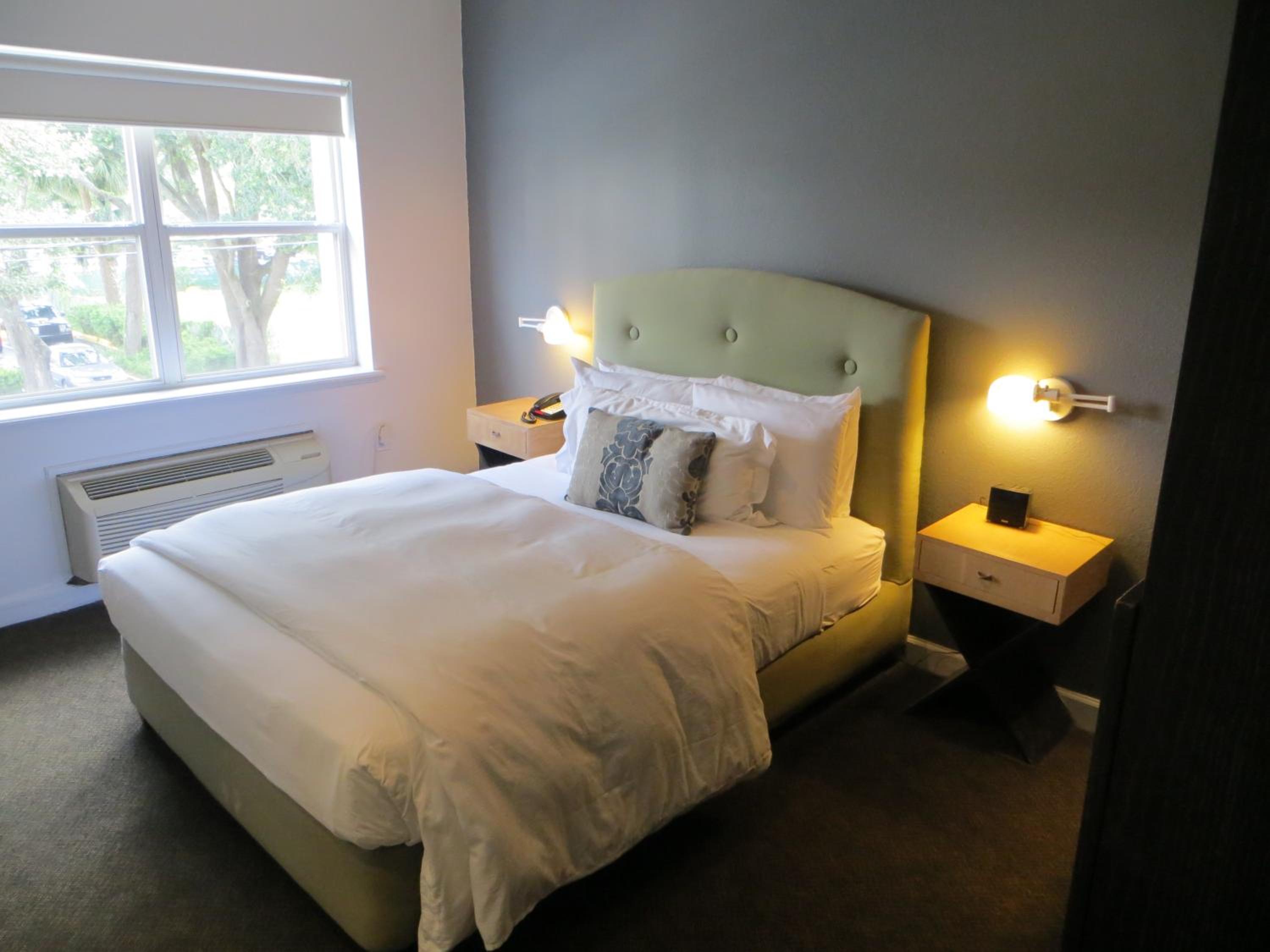 Deluxe Queen Room