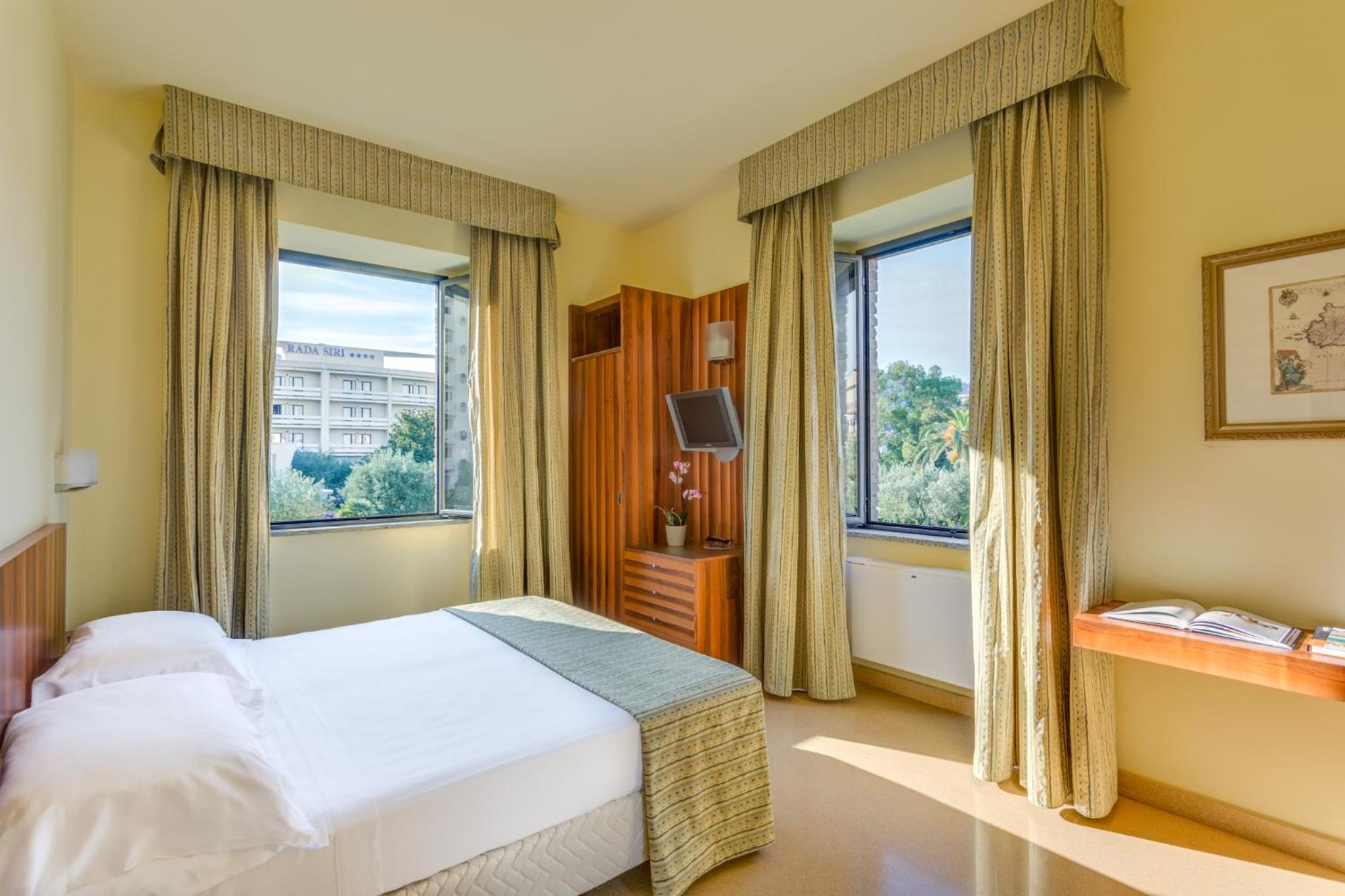 Two-Bedroom Suite with Sofa Bed photo 1