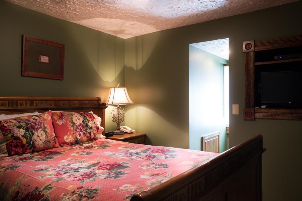 Suite - Not Within Castle photo 1