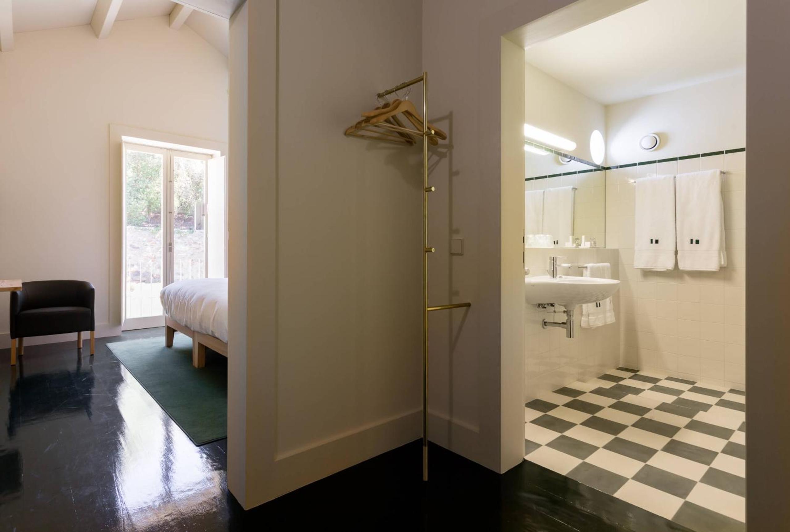 Deluxe Double Room with Garden View - Photo 2