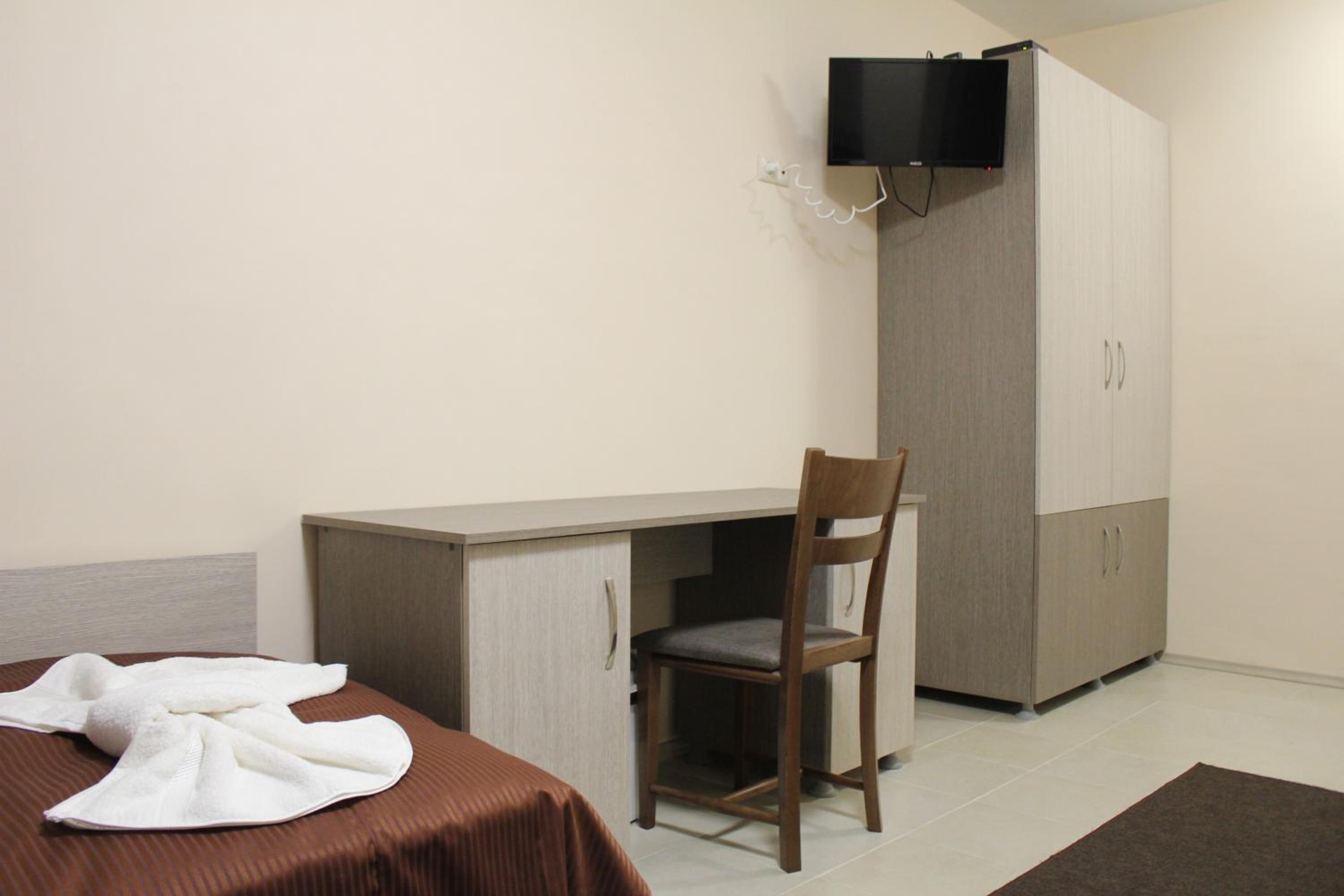Standard Twin Room with Air Conditioning photo 3
