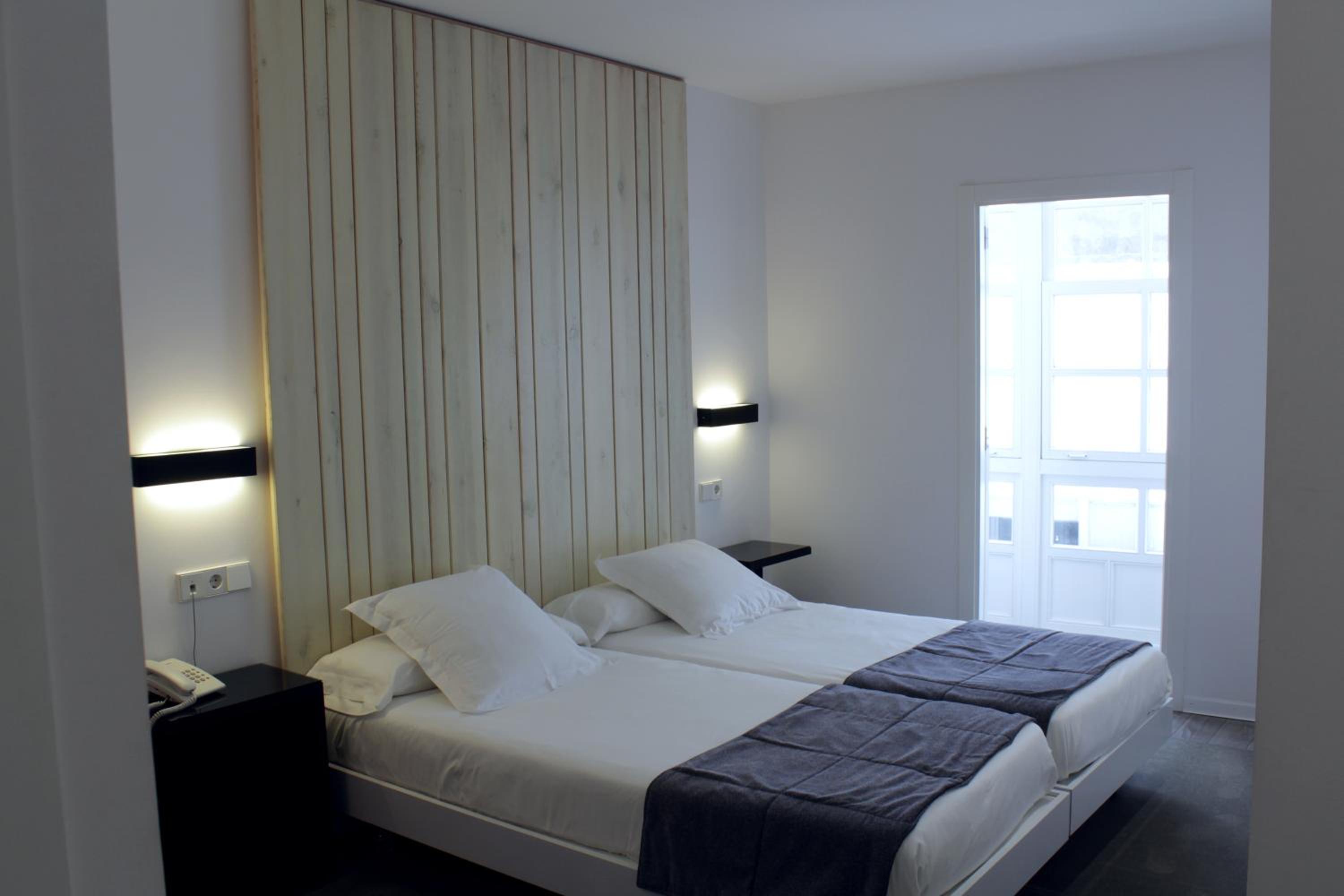 Twin Room - Photo 1