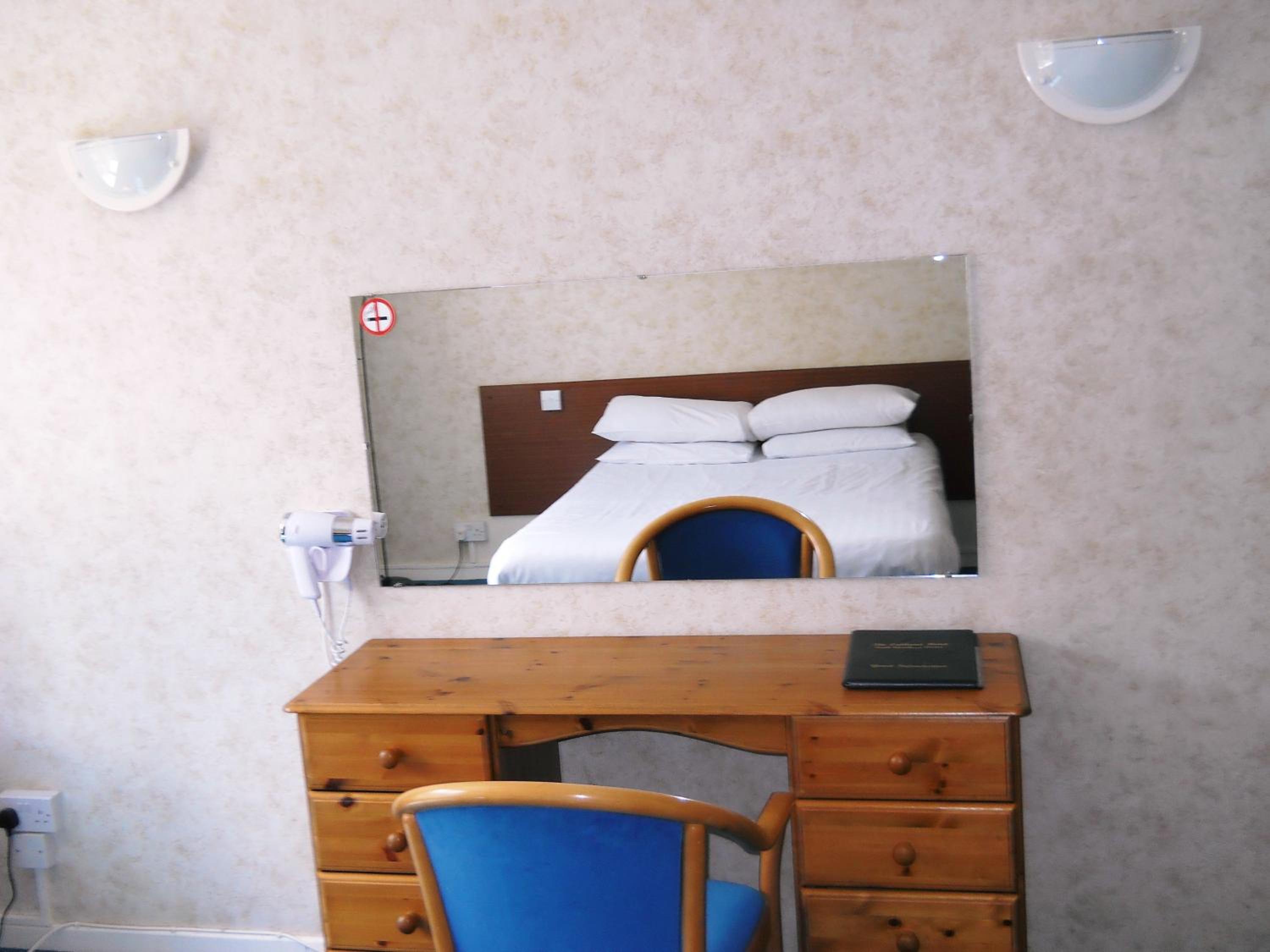Double Room - Photo 8