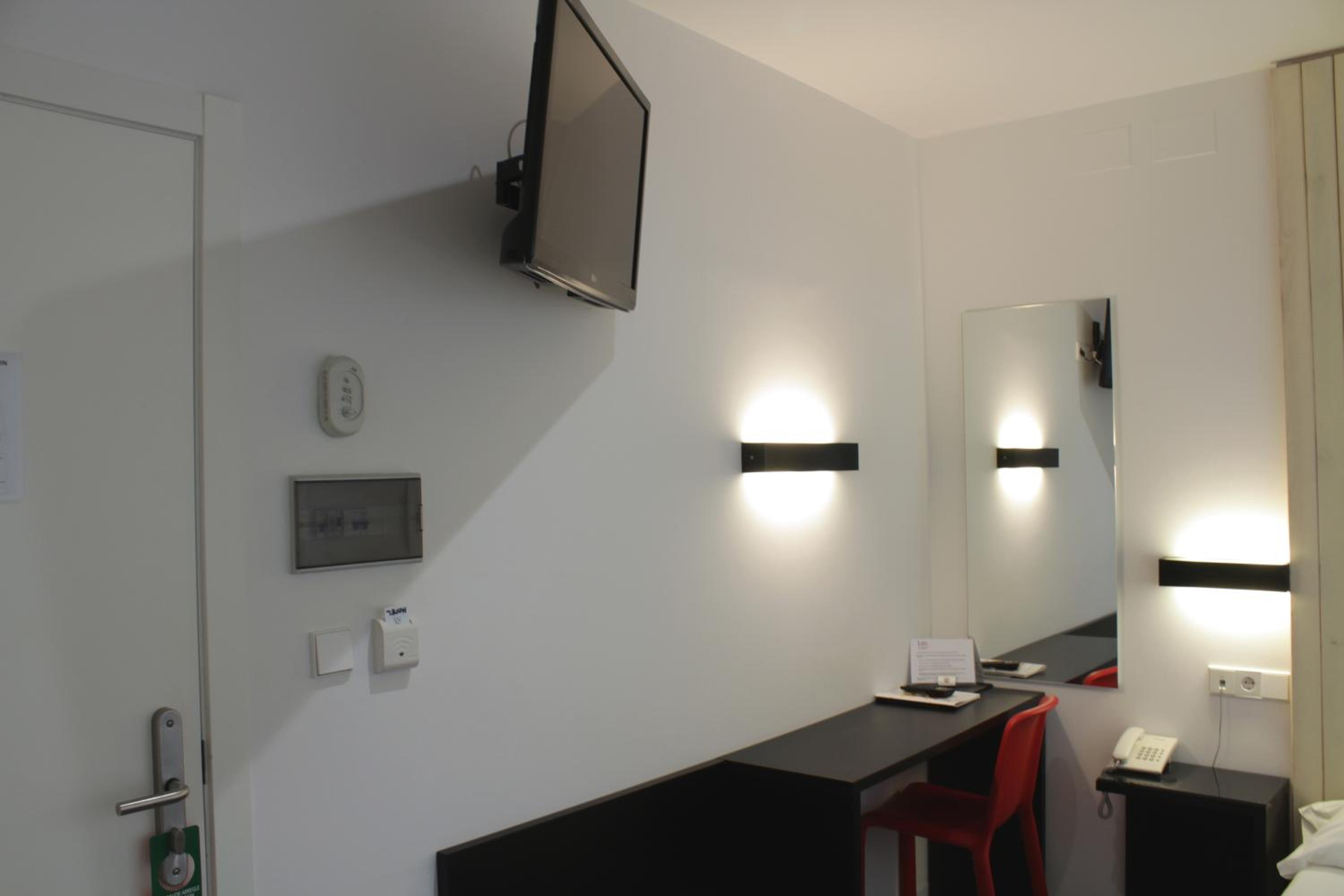 Single Room photo 2