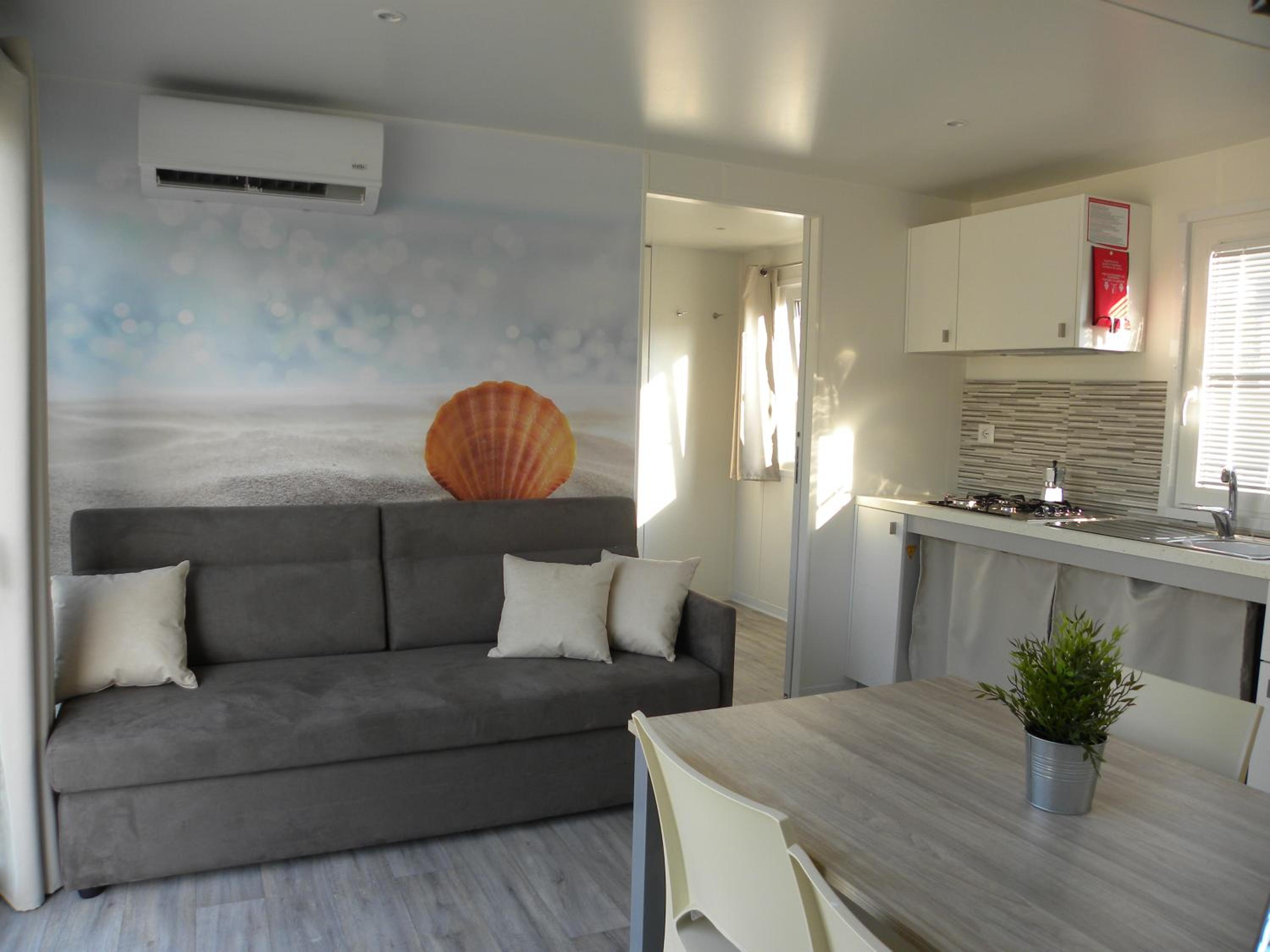 Mobile Home - Photo 1