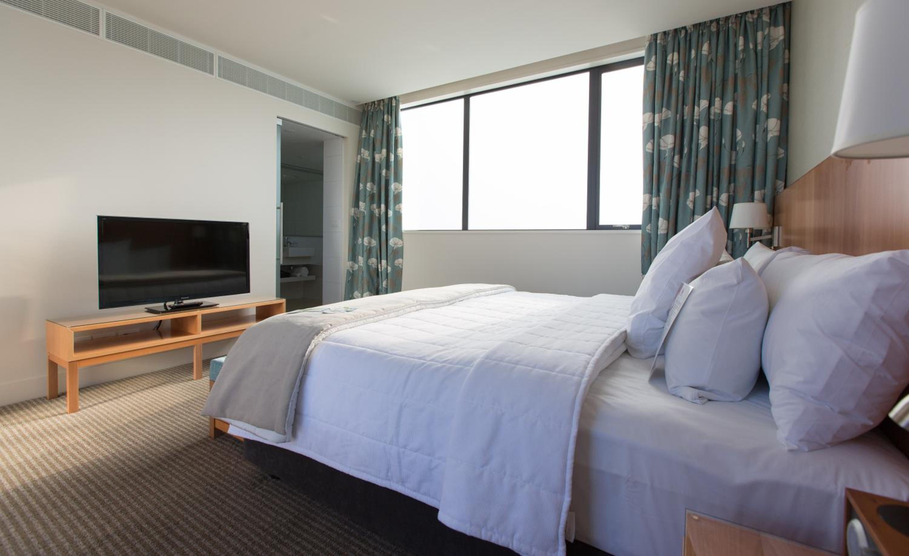 Business Level One Bedroom Suite - Photo 3
