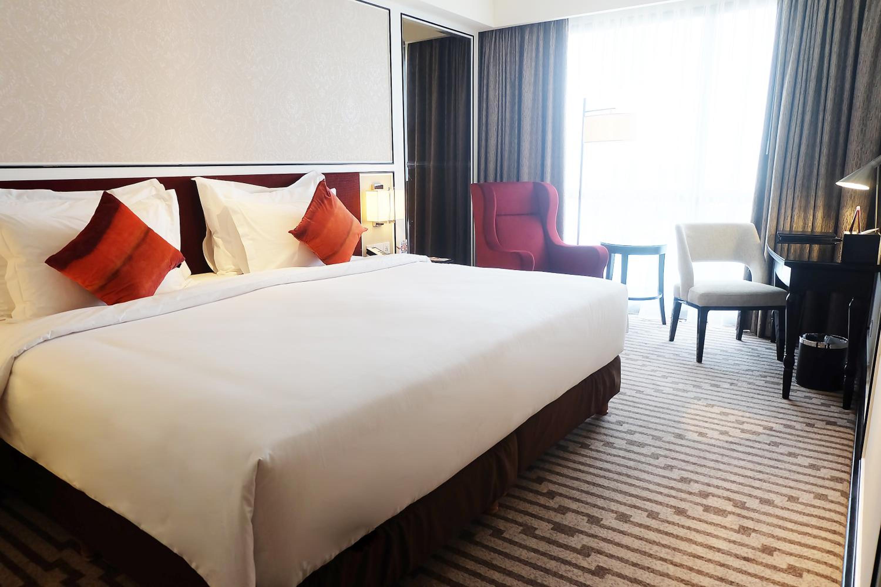 Deluxe King Room