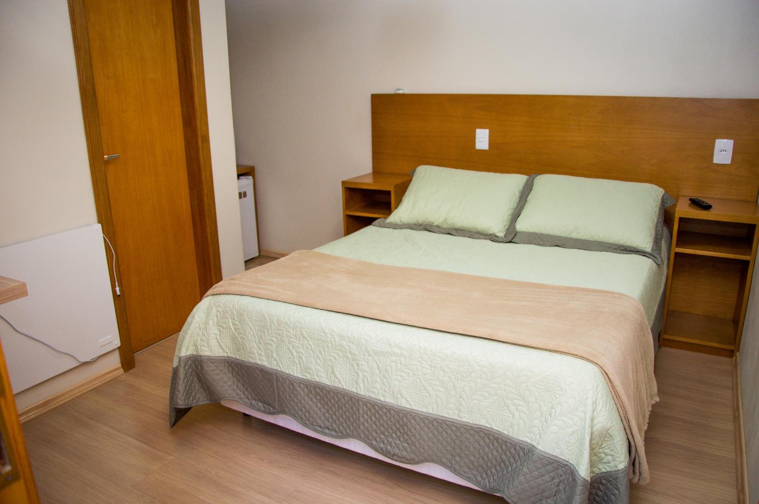 Standard Double Room - Photo 8
