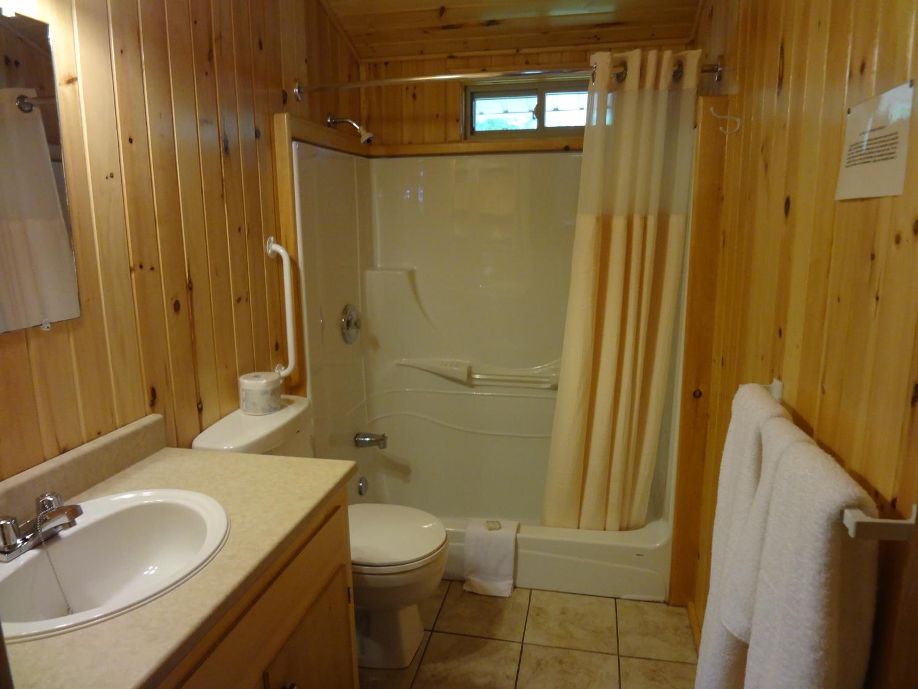 Standard Two-Bedroom Cottage  photo 1
