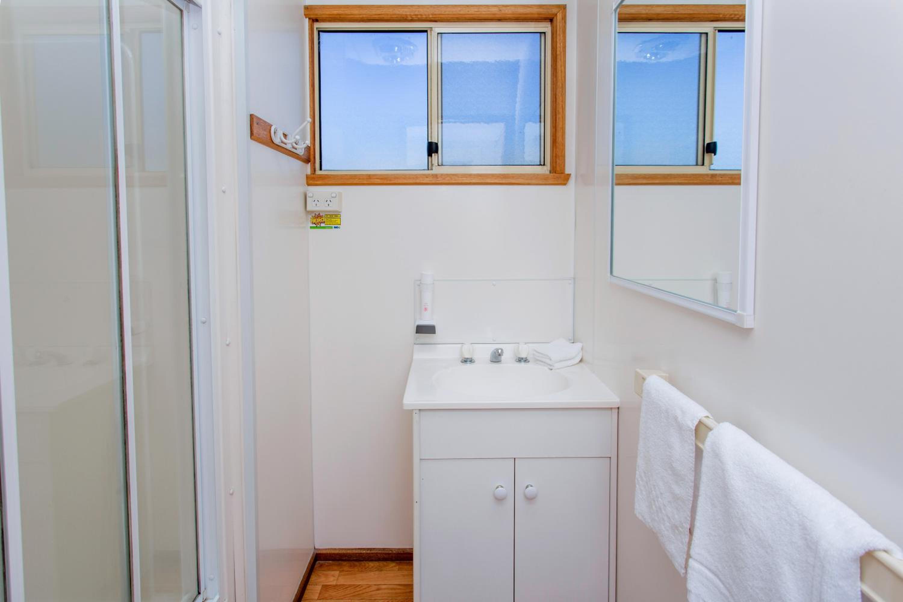Standard Cottage - Sleeps 4 photo 3