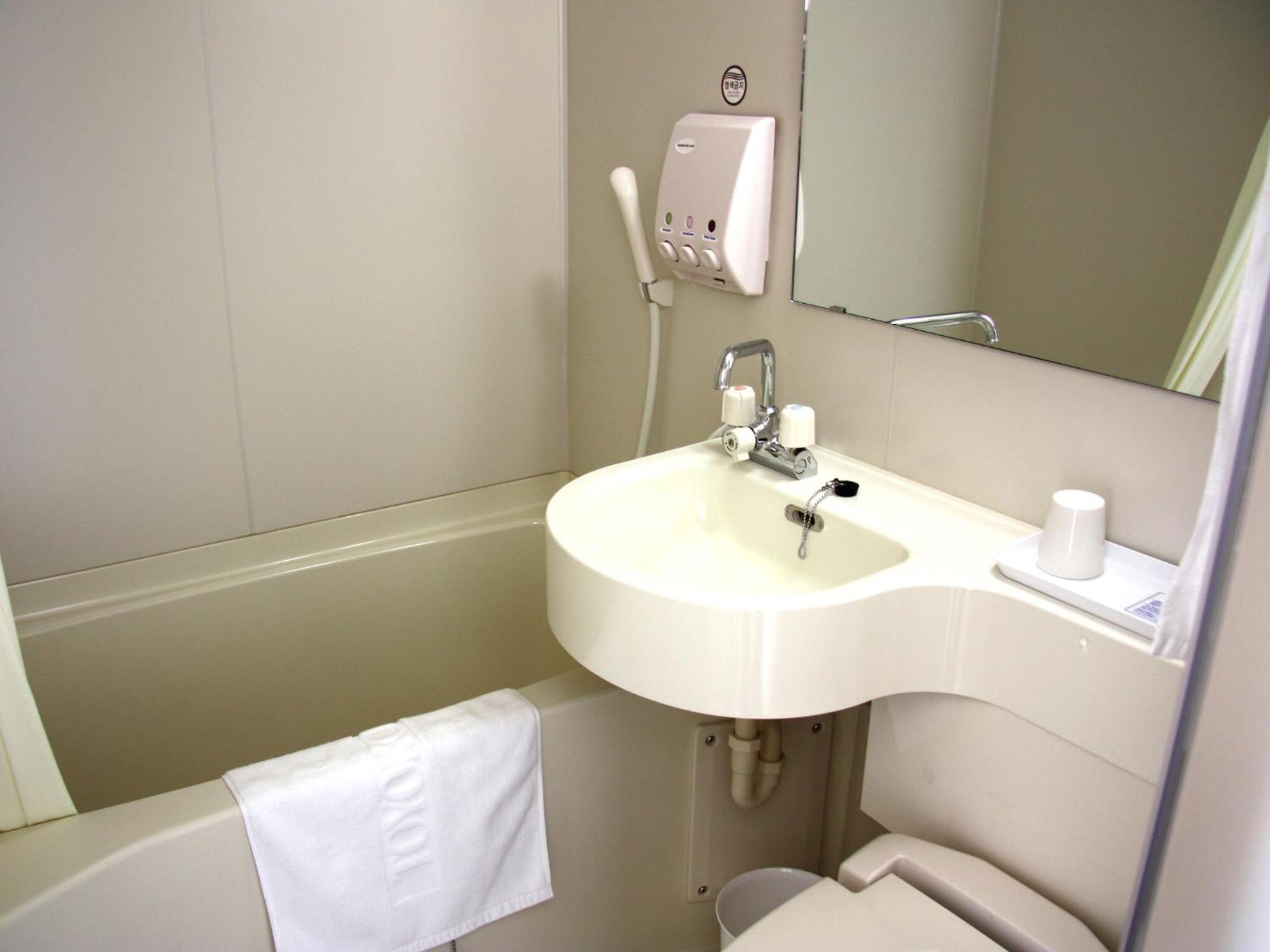 Economy Double Room - Photo 6
