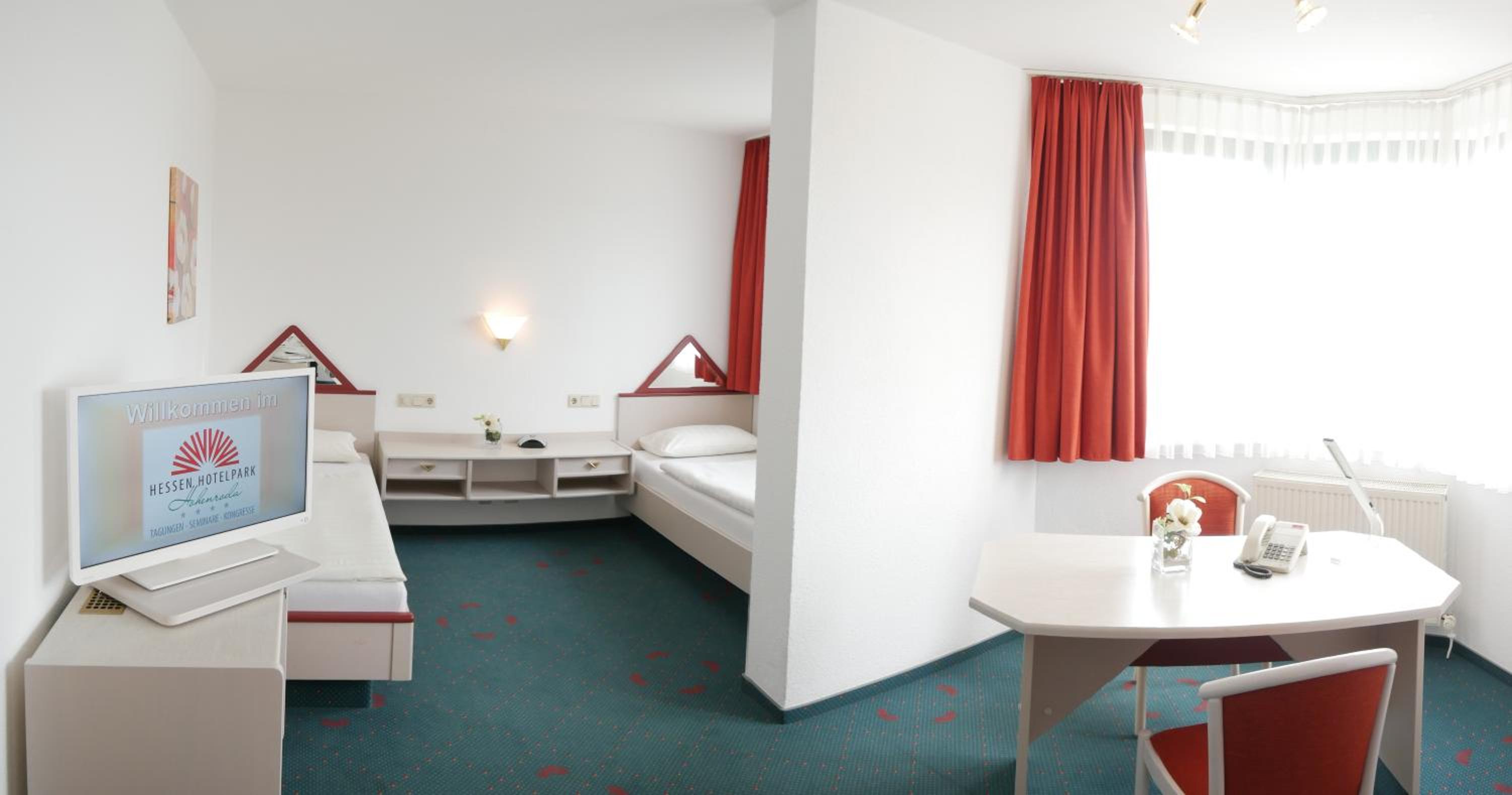 Economy Twin Room - Photo 1