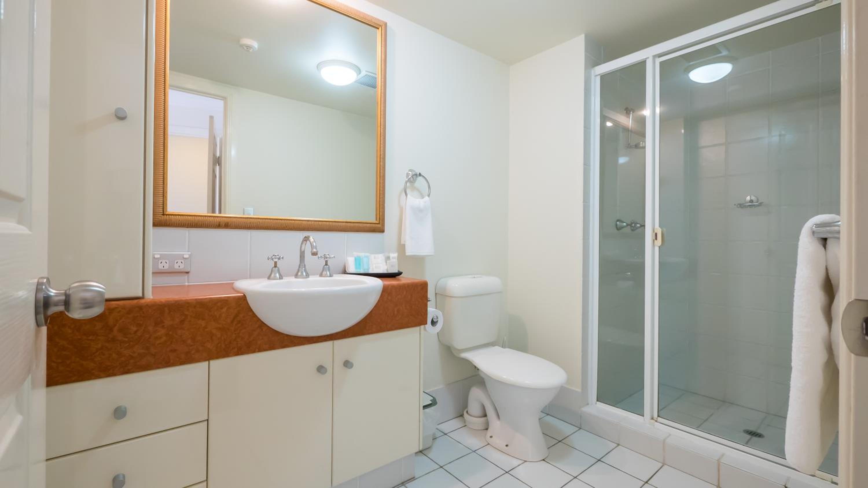 2 Bedroom Superior Apartment thumbnail 5