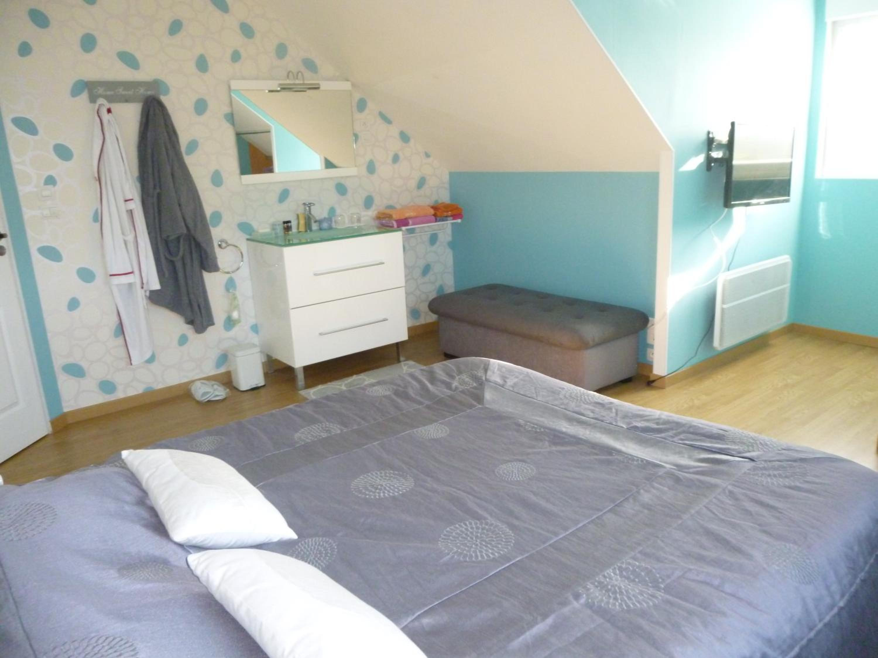 Standard Double Room with Shared Bathroom
