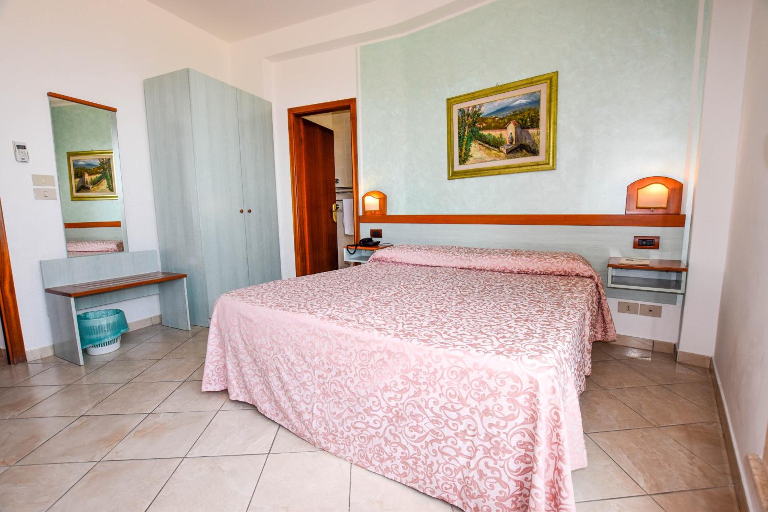 Double or Twin Room - Photo 1