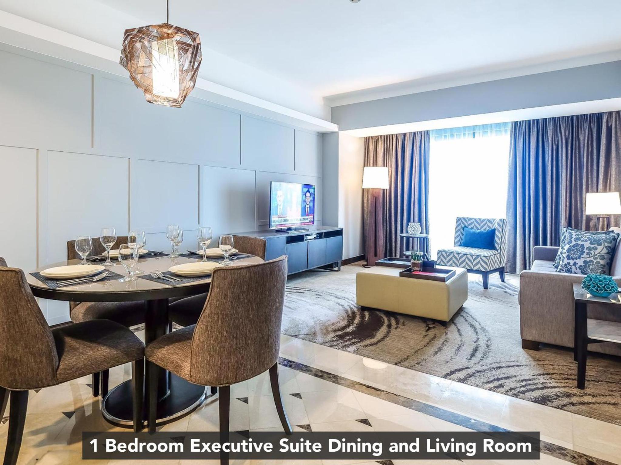 One-Bedroom Premier Suite - Photo 3