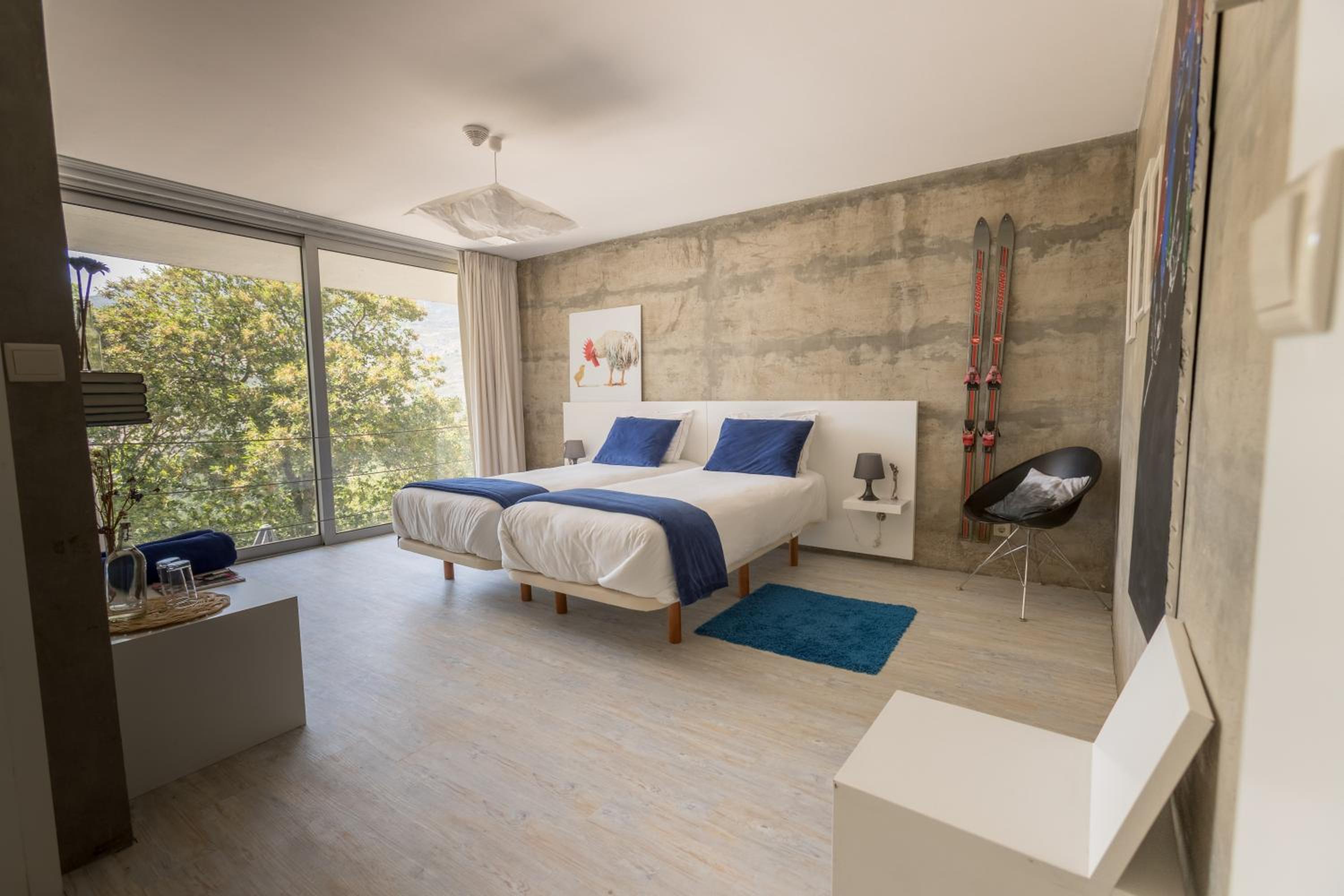 Medium Twin Room - Photo 1