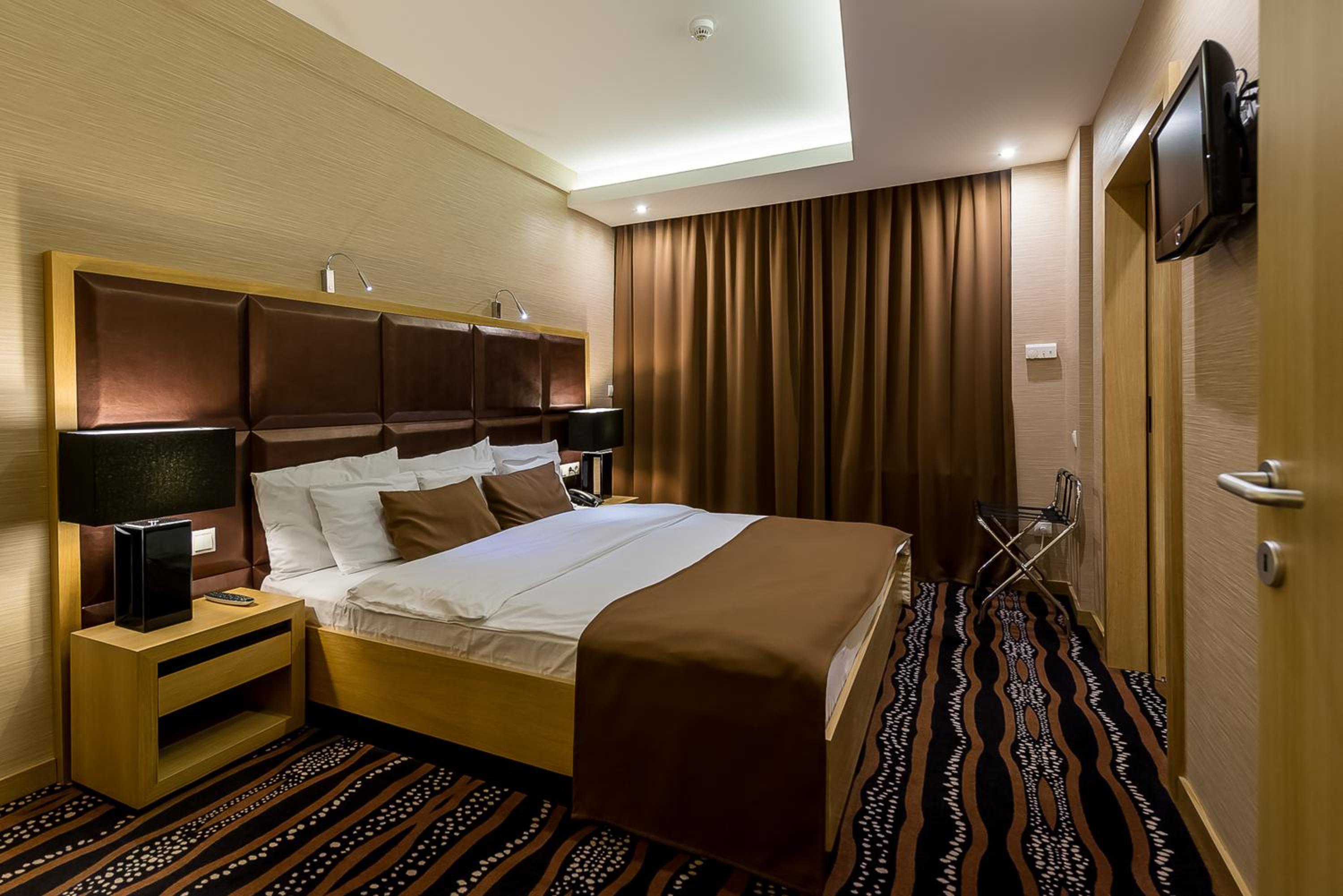 Deluxe Suite photo 3
