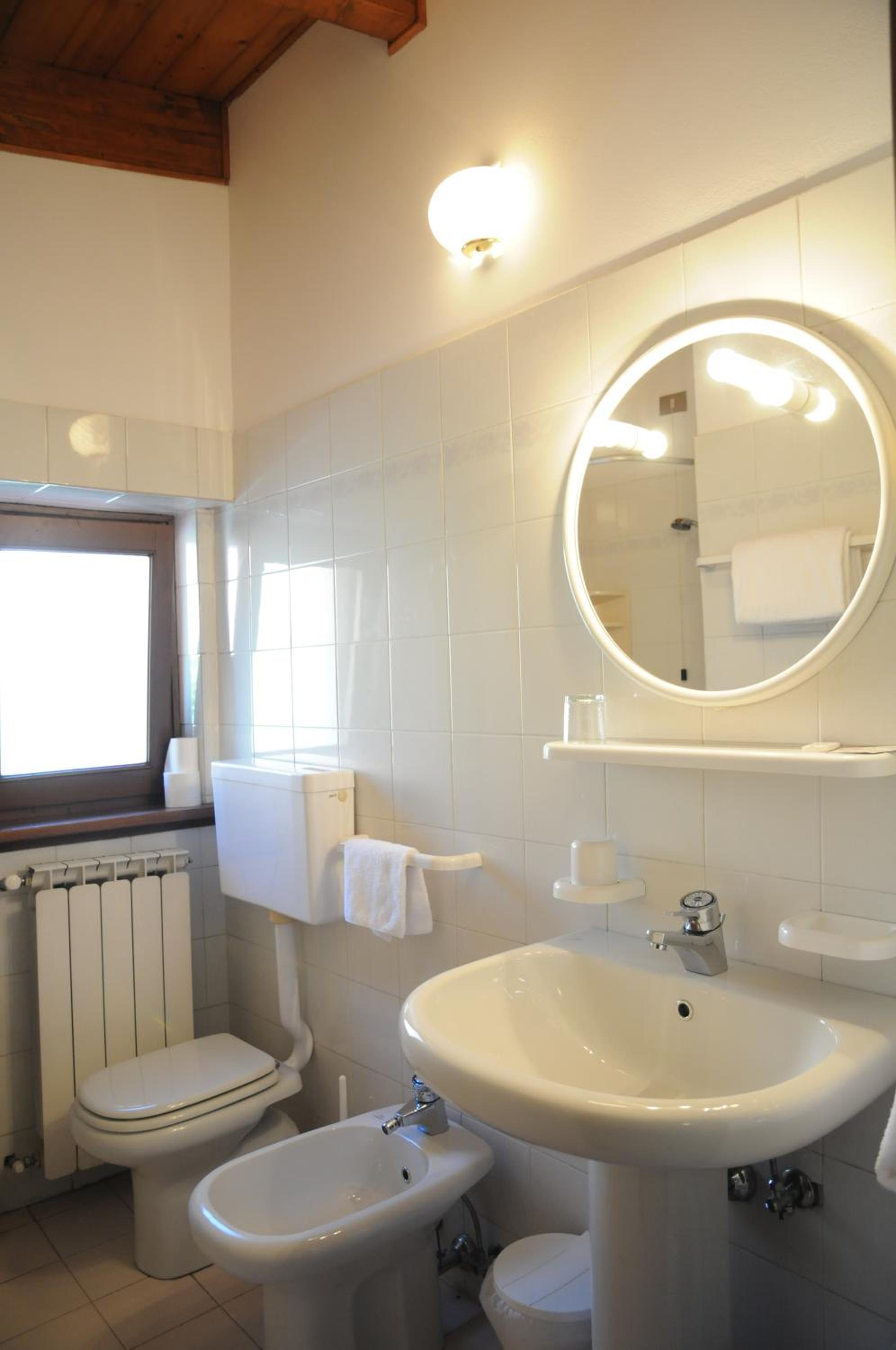 Double or Twin Room with Terrace - Photo 4