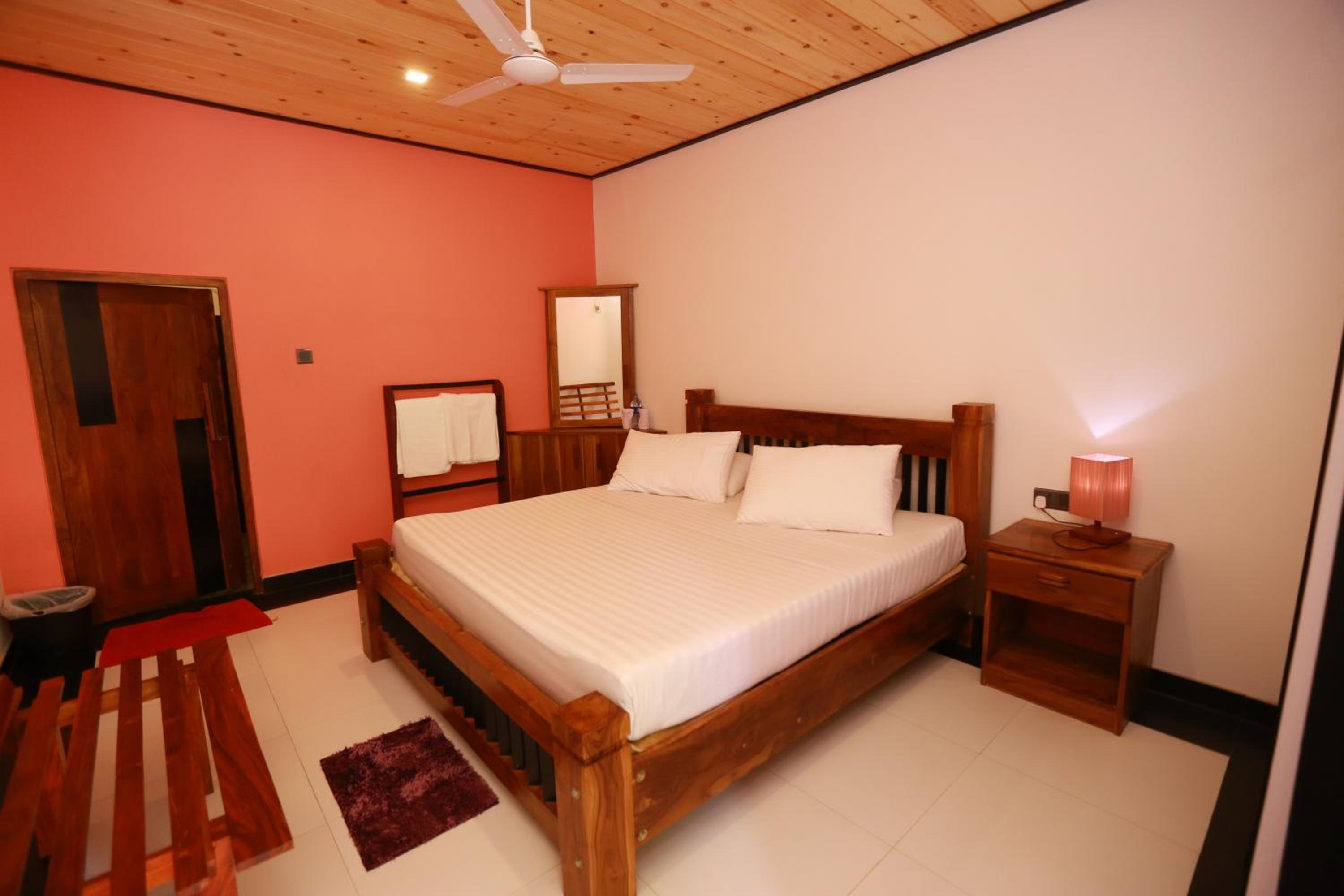 Deluxe Double Room with Balcony photo 1