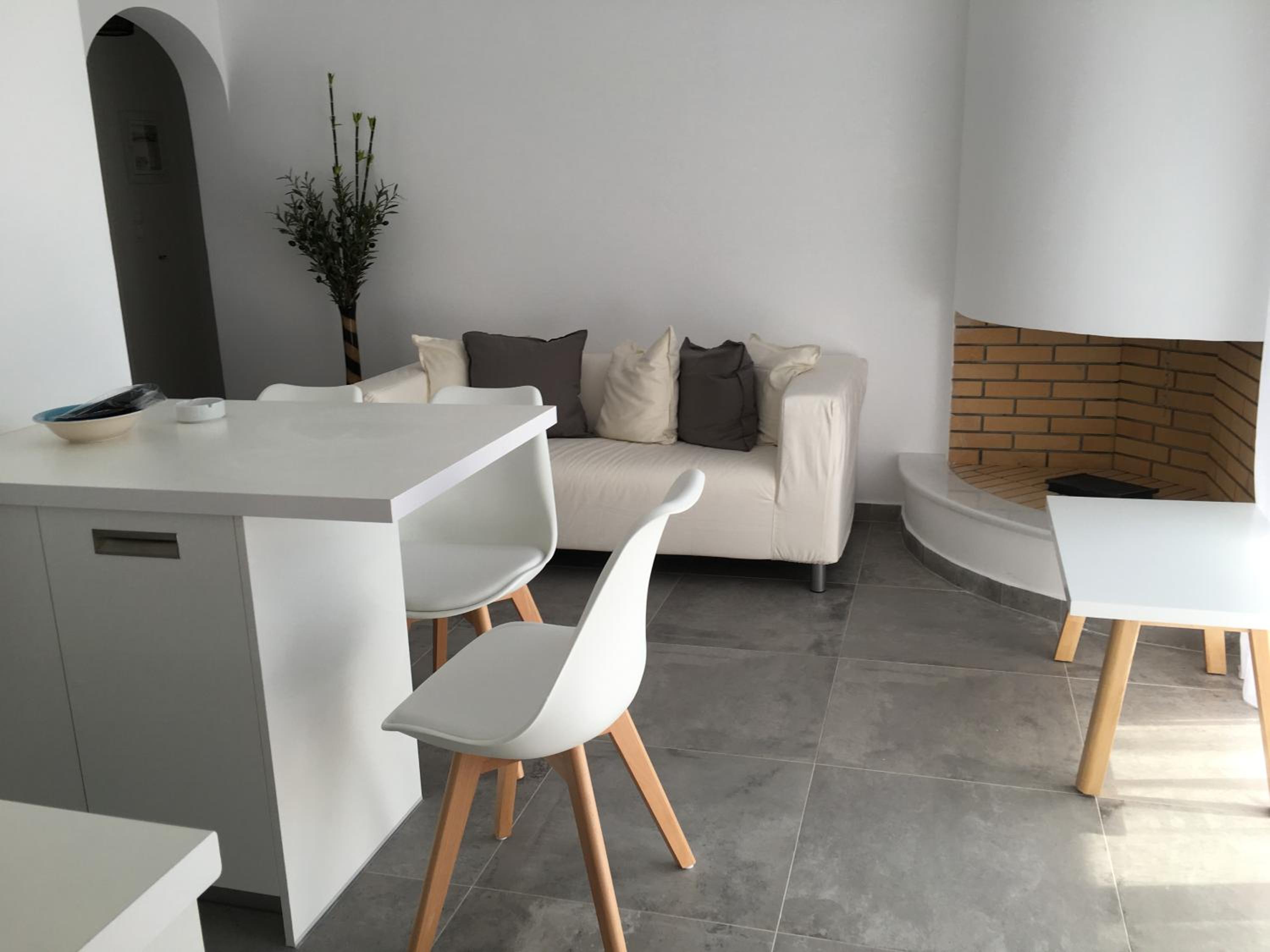 Two-Bedroom Apartment - Photo 2