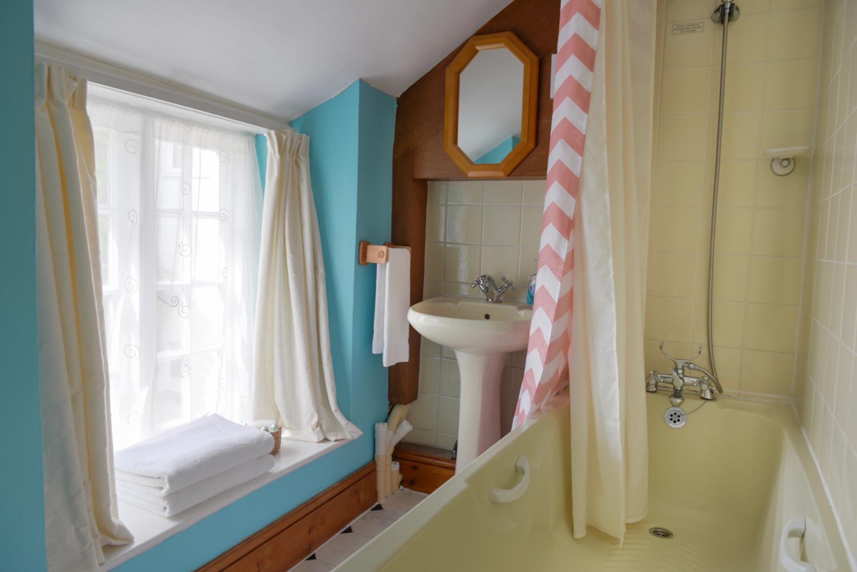 Double Room with External Private Bathroom photo 2