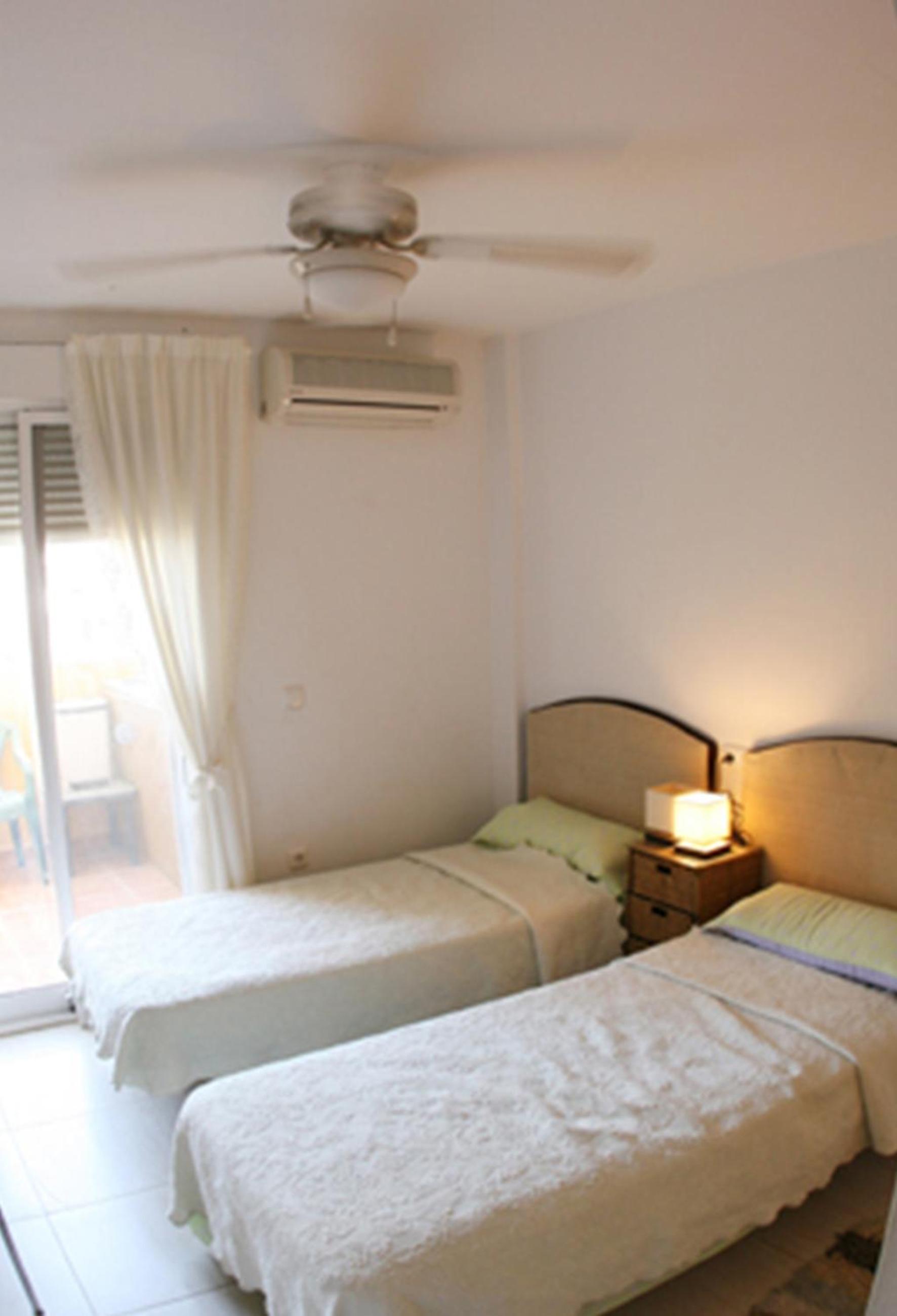 Apartamento con vista a la piscina
