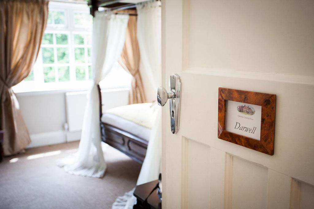 Luxury King Size Four Poster photo 3