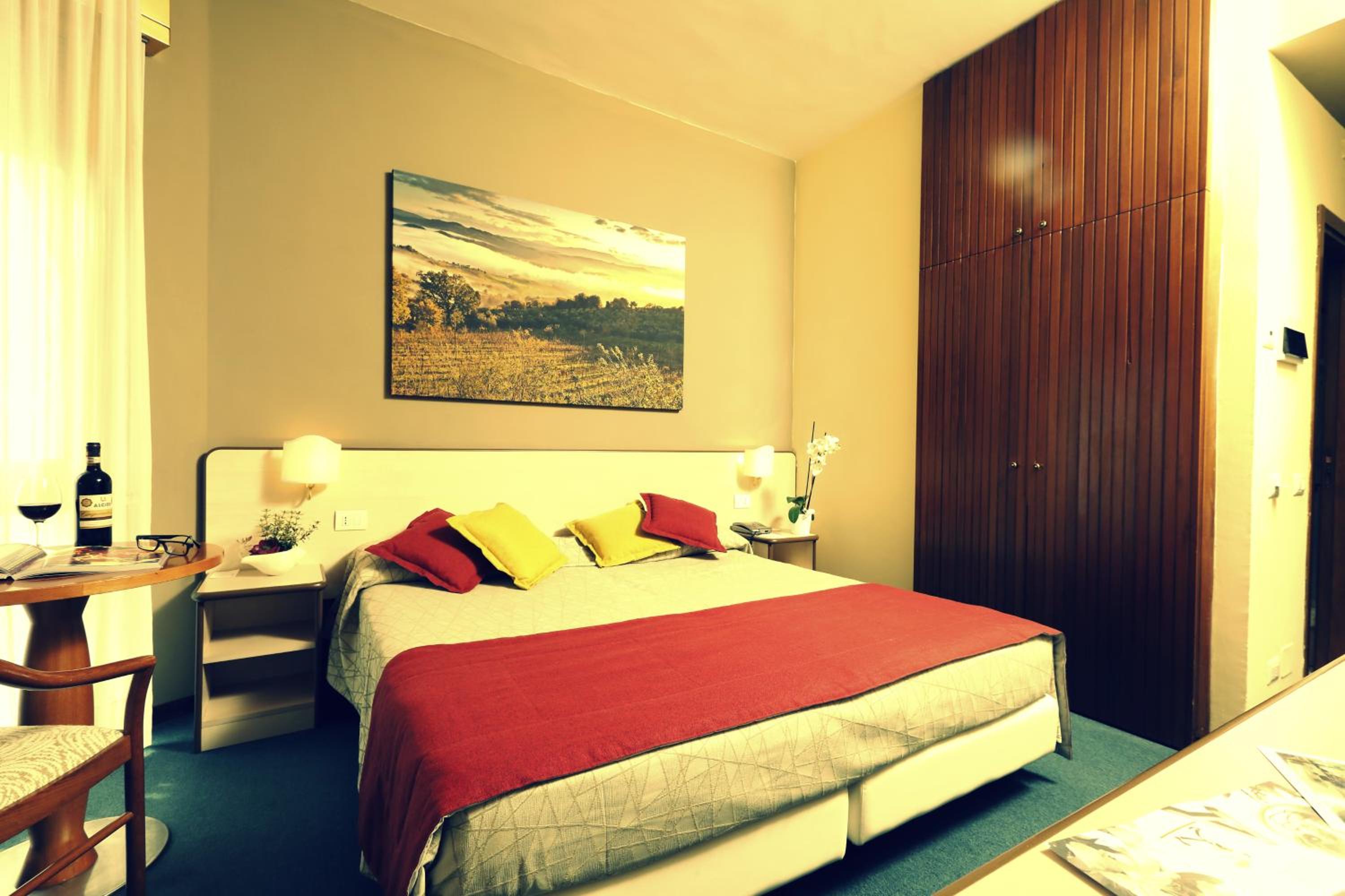 Classic Double or Twin Room photo 3