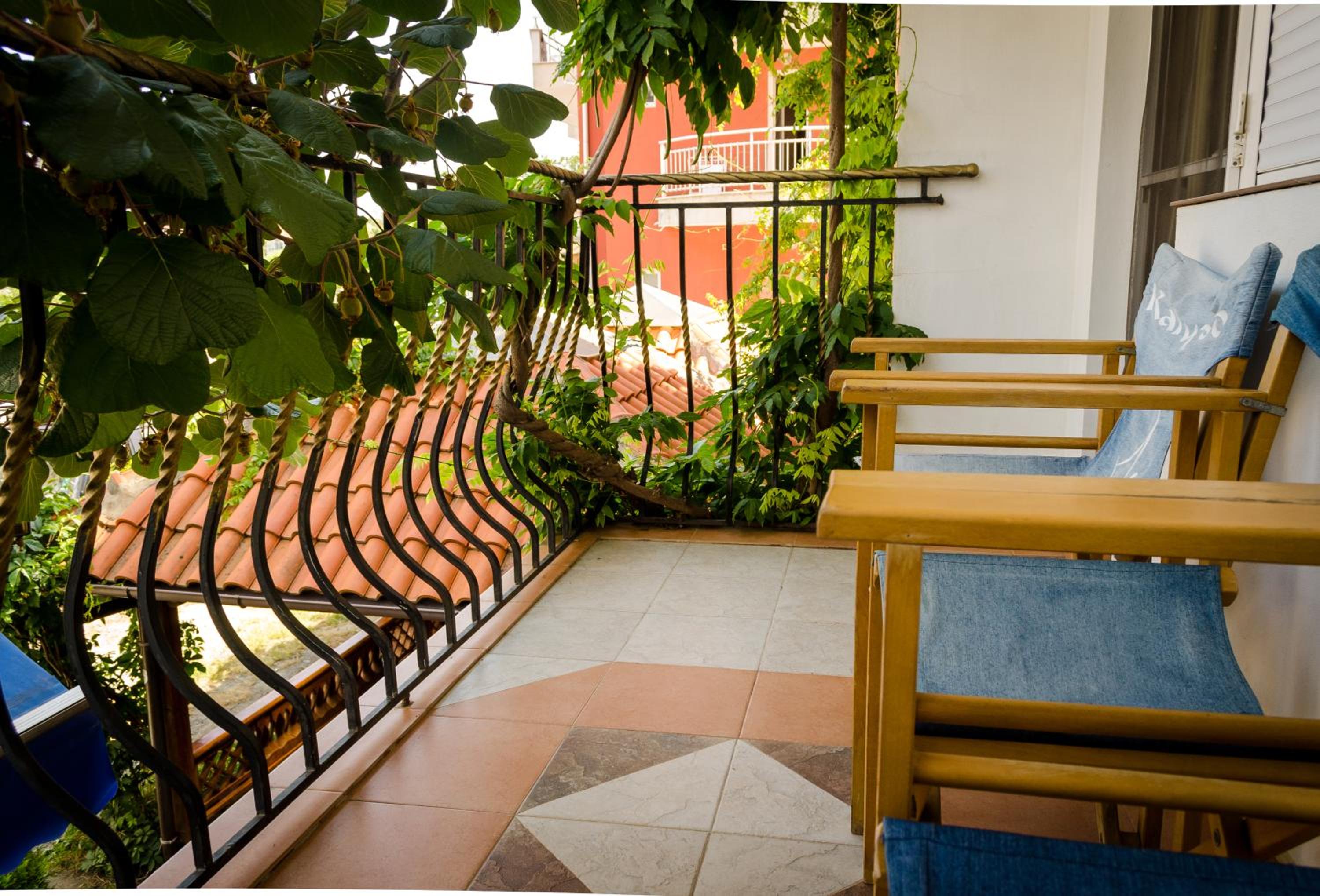 Triple Room with Balcony - Photo 2