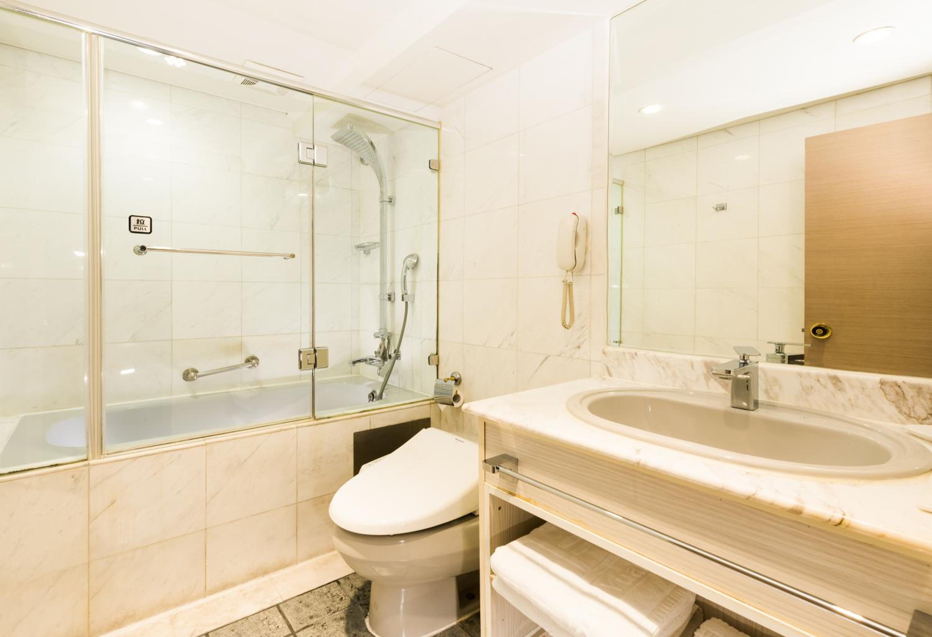 Deluxe Triple Room photo 3