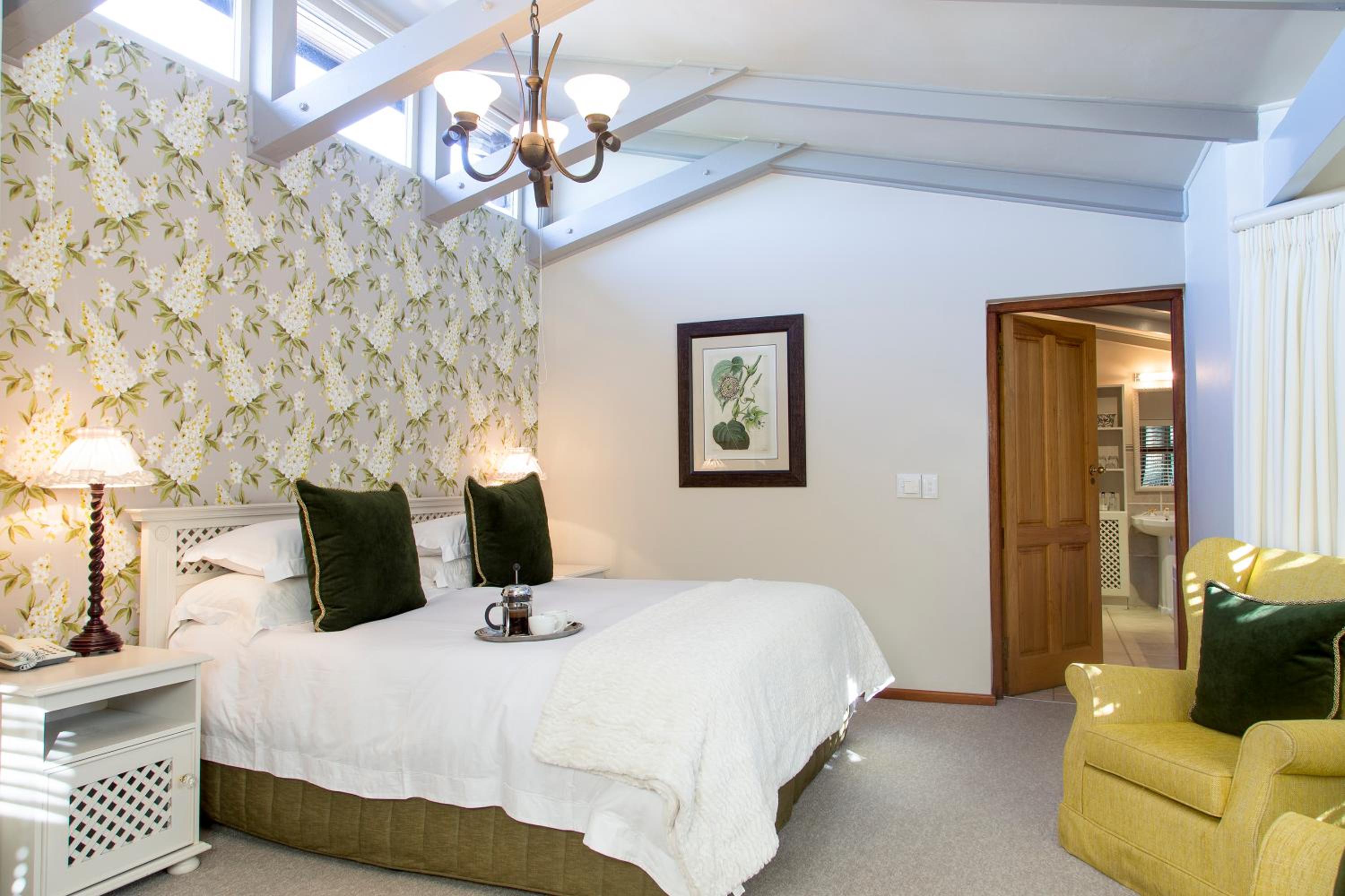 Luxury King or Twin Room - No View - Photo 1